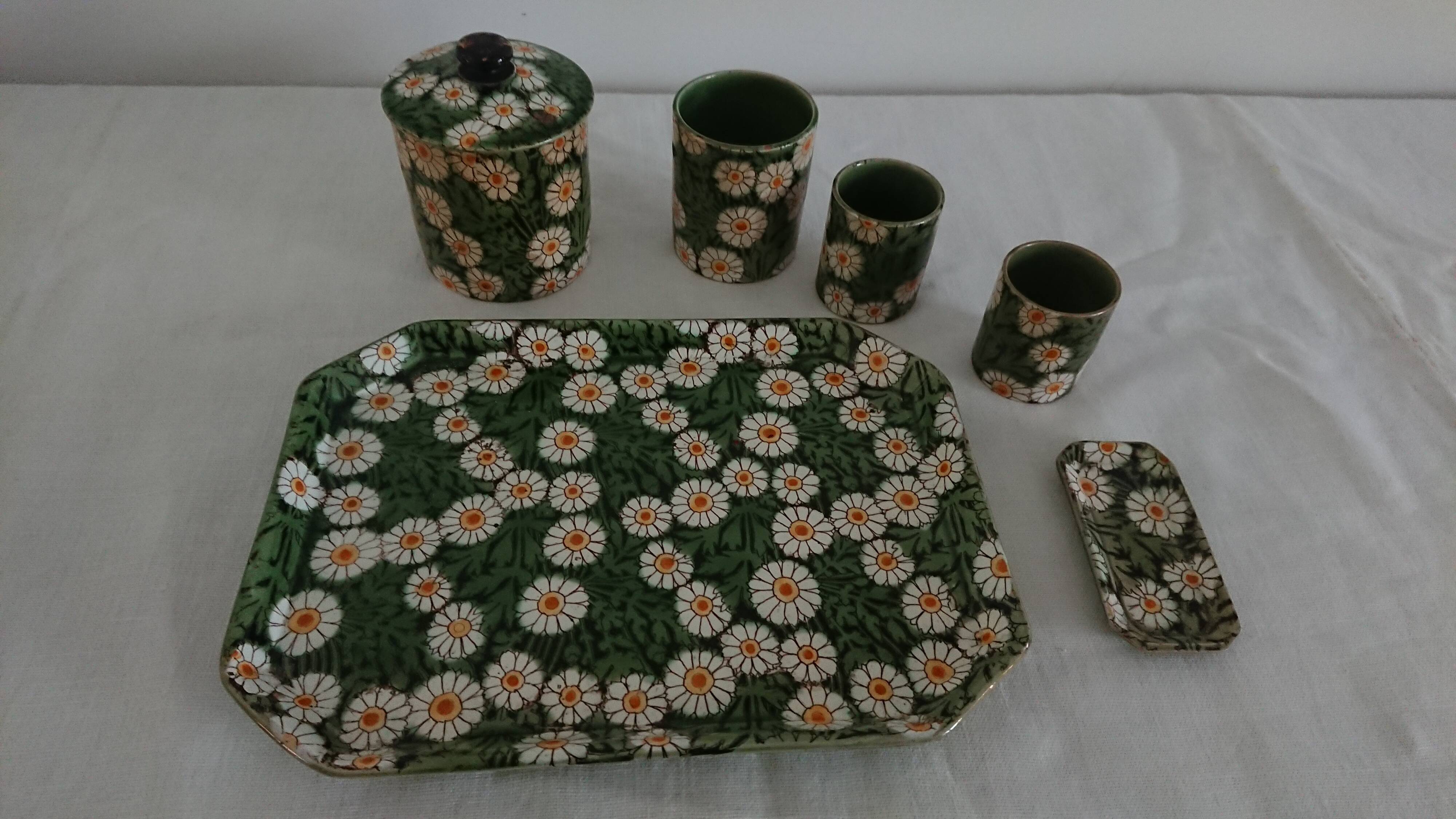 6-piece smoking service of enamelled earthenware