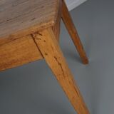 Table à manger antique de ferme rustique française en chêne doré clair du 19ème siècle
