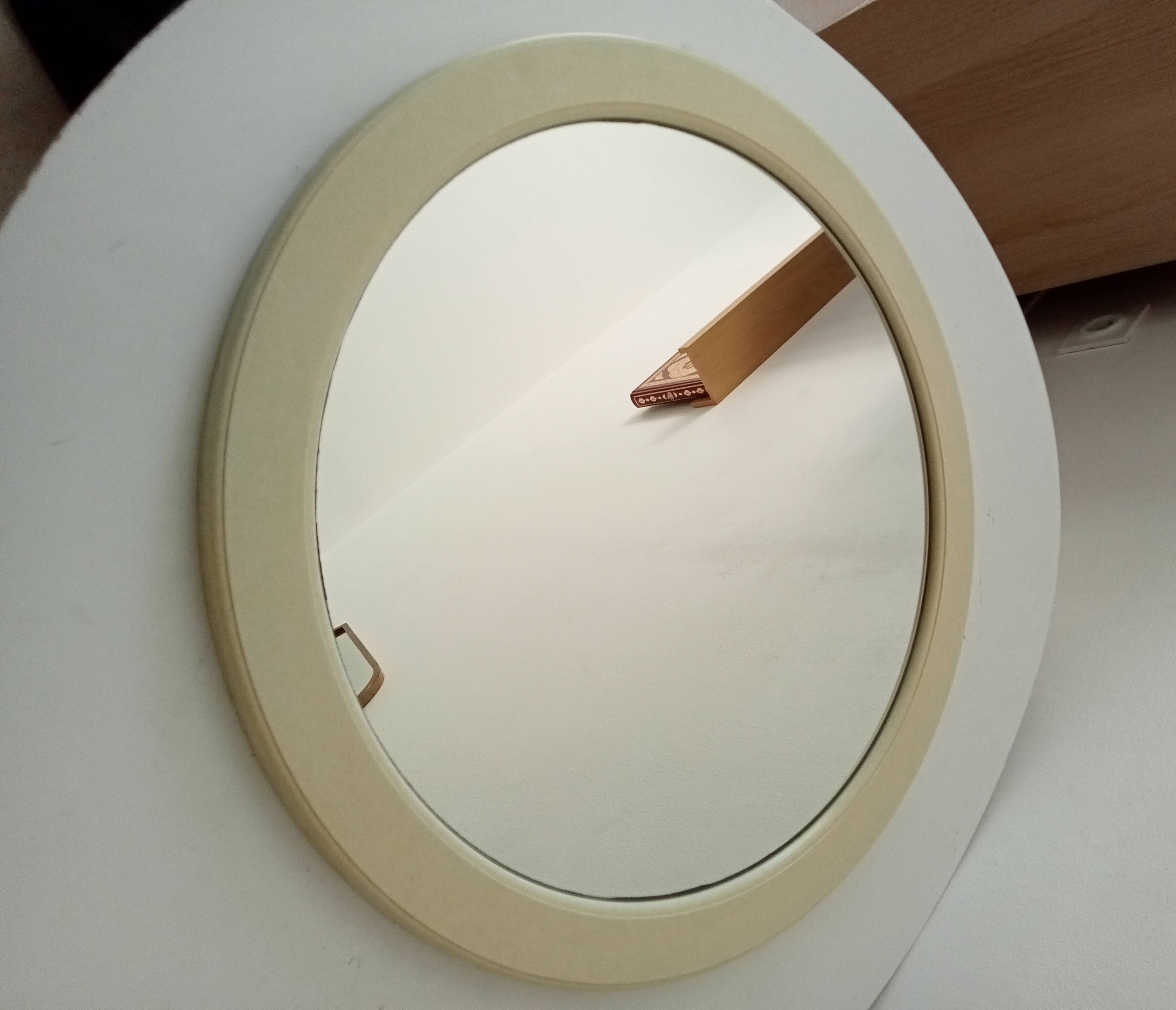 Vintage round mirror from the 70s/80s.