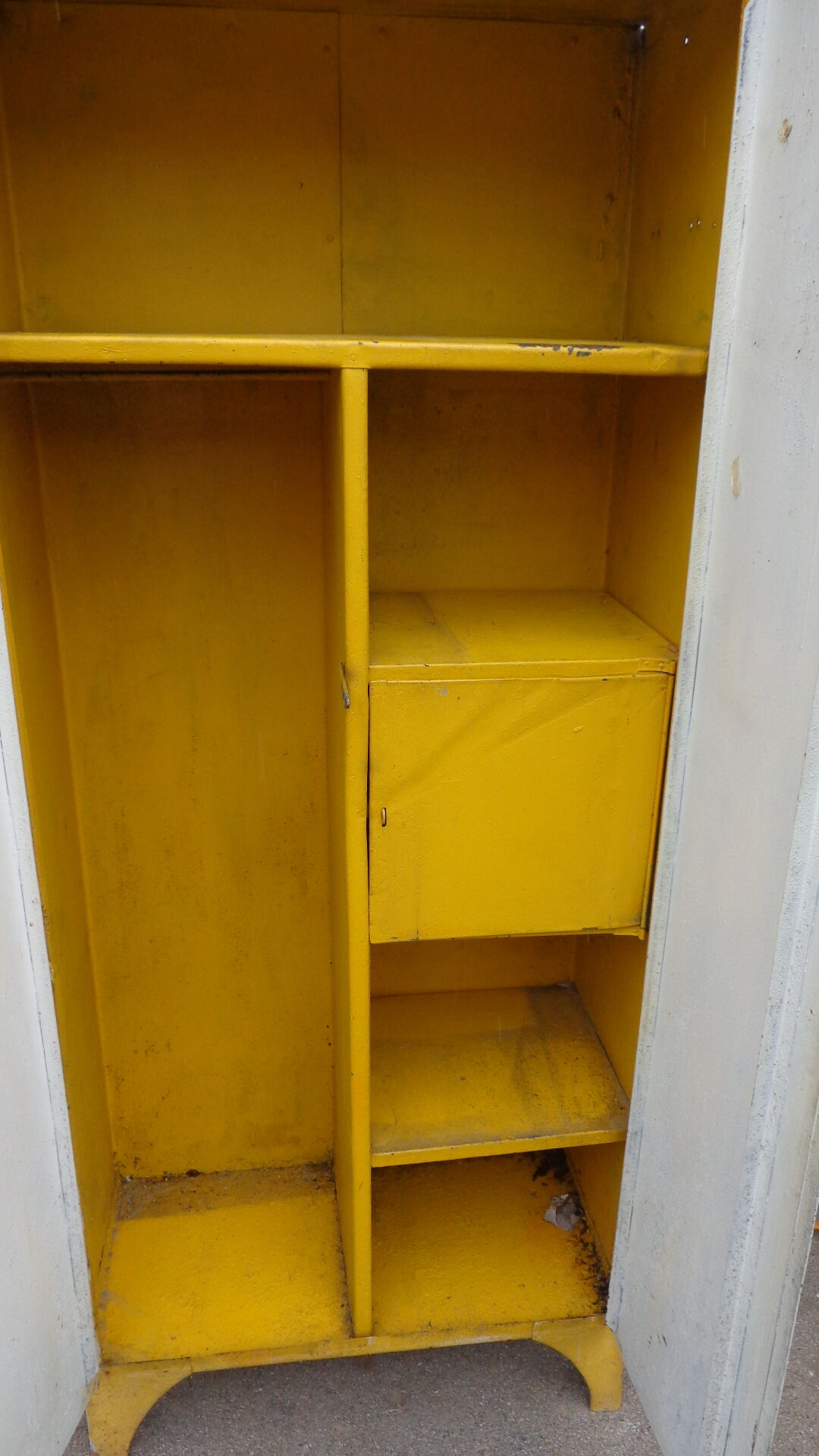 2-door factory metal locker