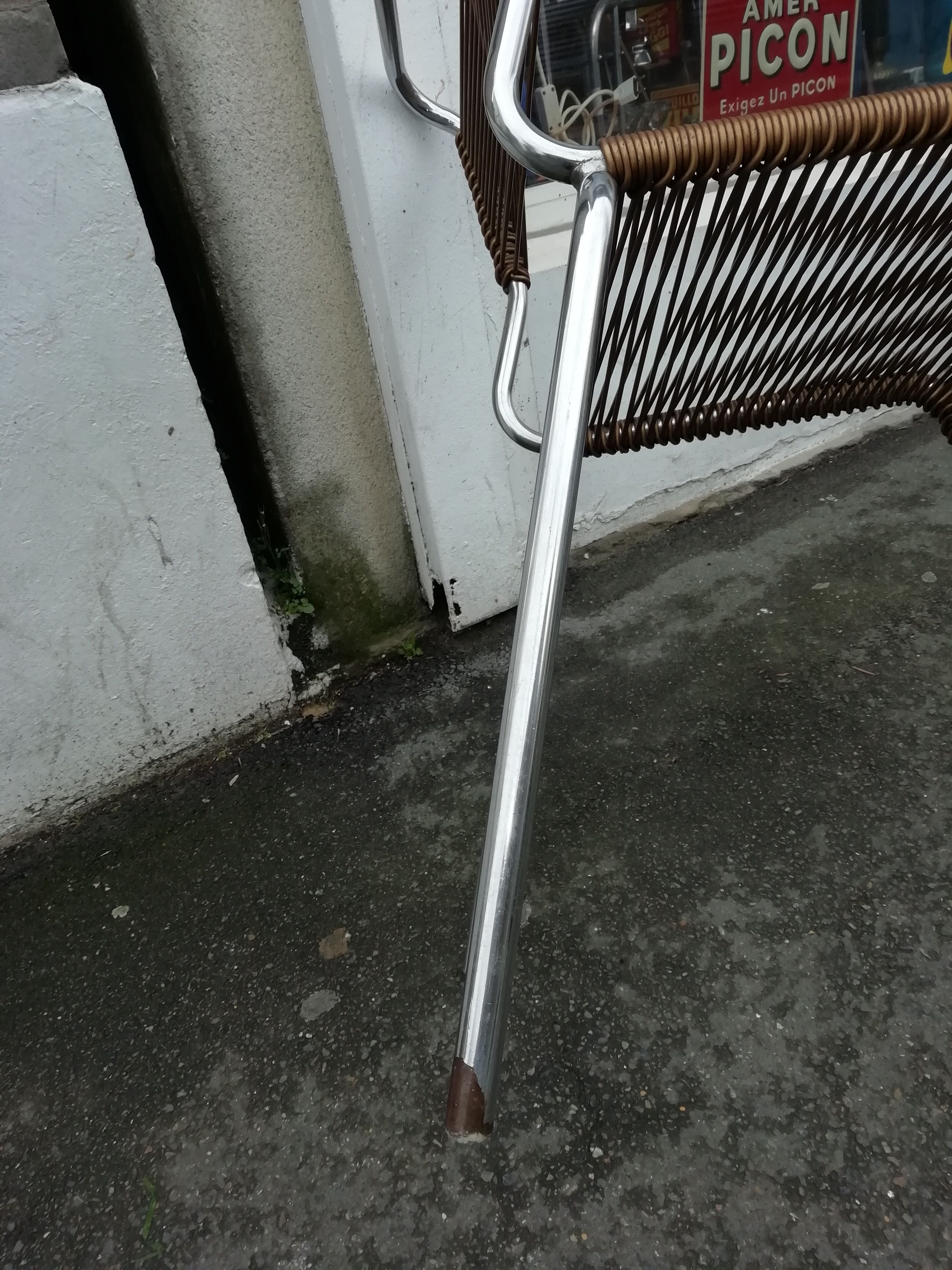 Six chairs" scoubidou" in bronze color