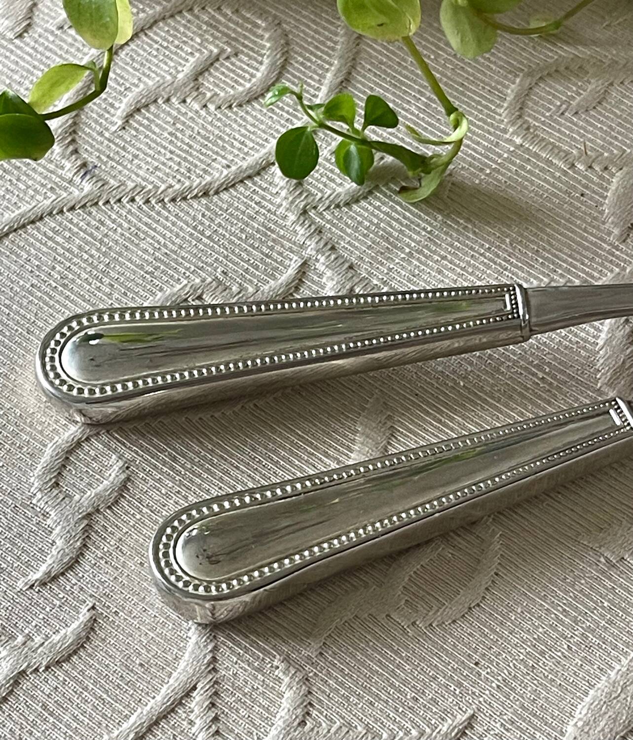 Couverts à salade en maillechort.