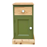 Pine bedside table with a green and raw wood makeover