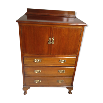 19th century English sideboard, varnished mahogany