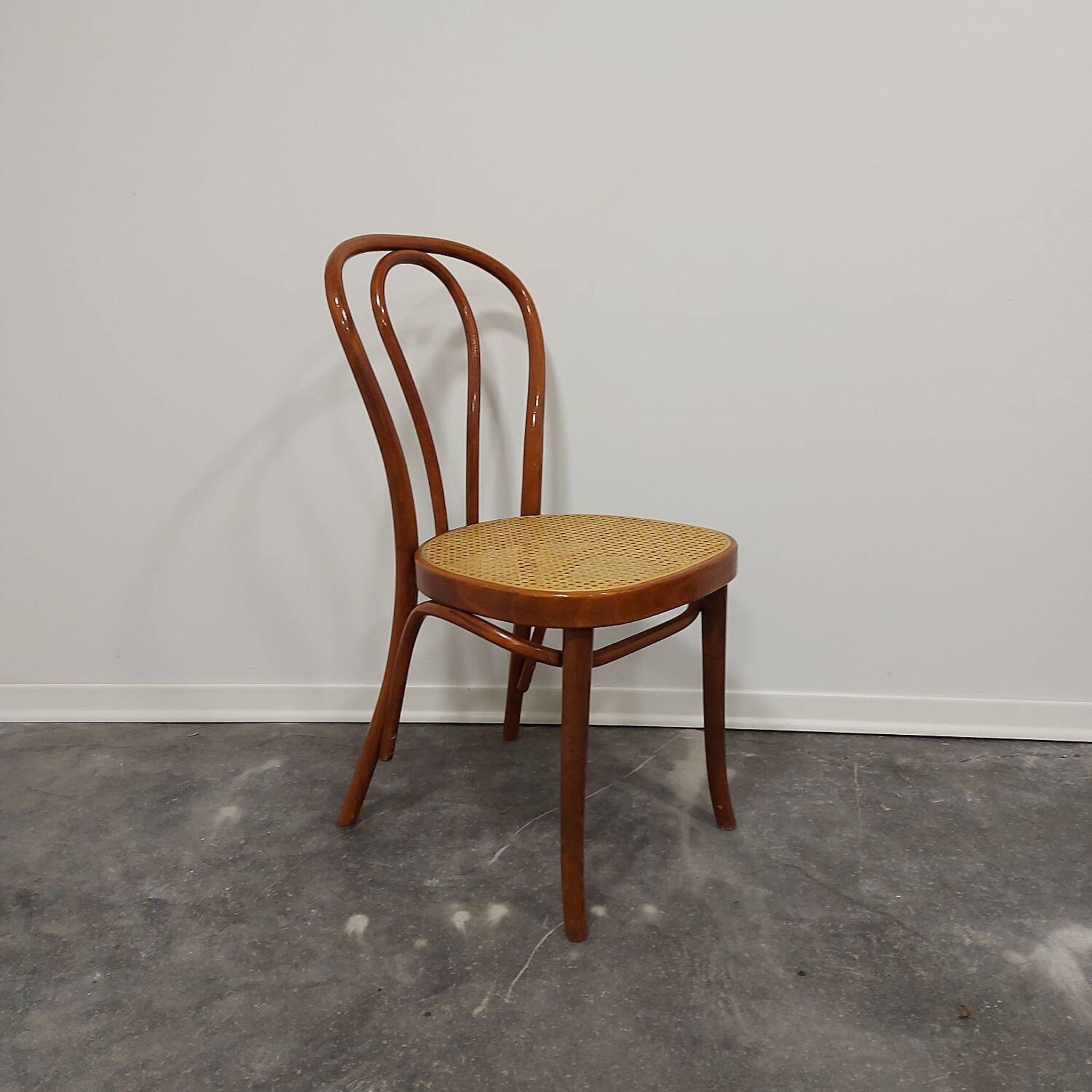 Chaise N.18 en bois courbé années 1980