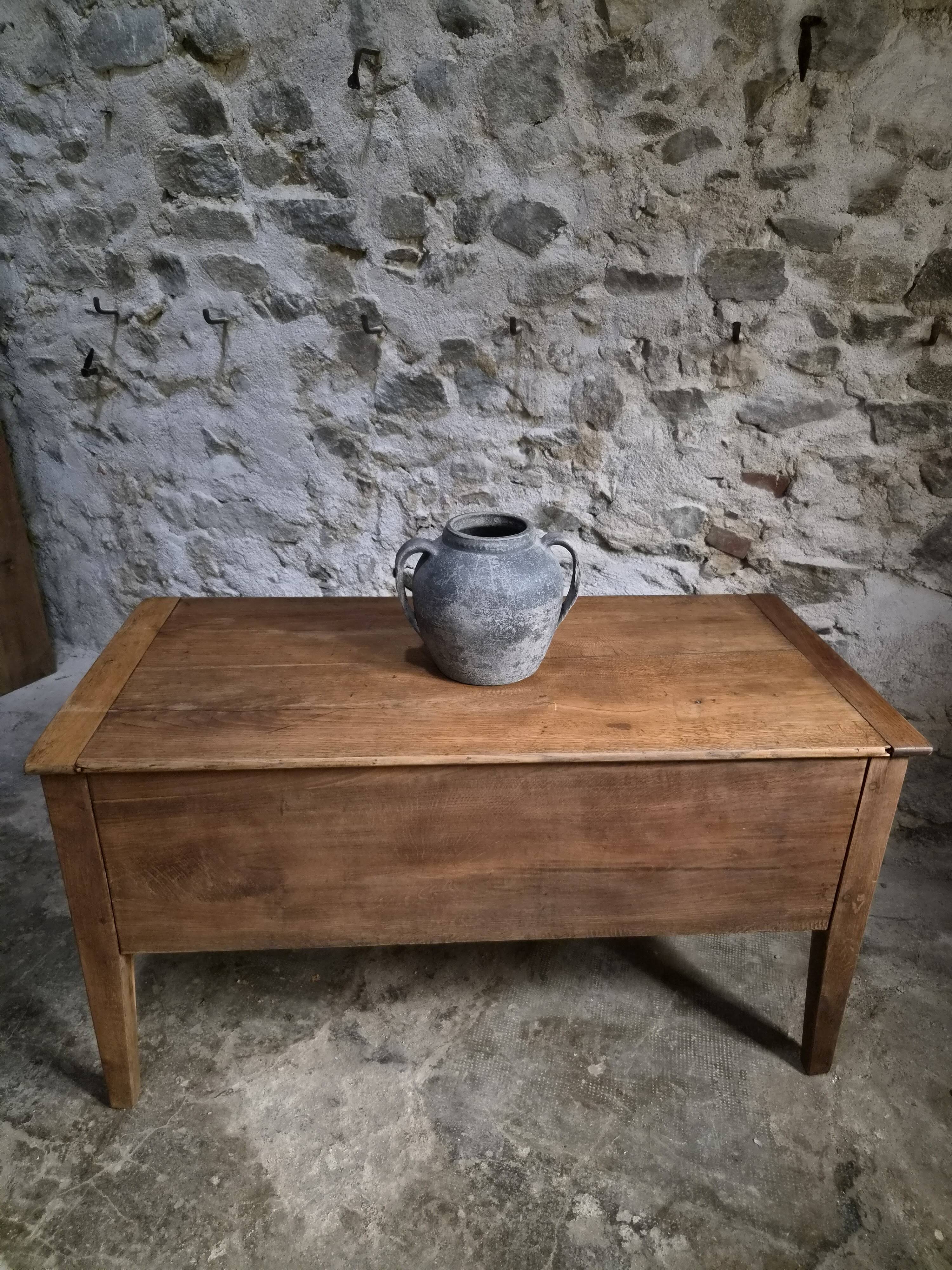 Antique French flour chest in oak – 19th-century farmhouse side table