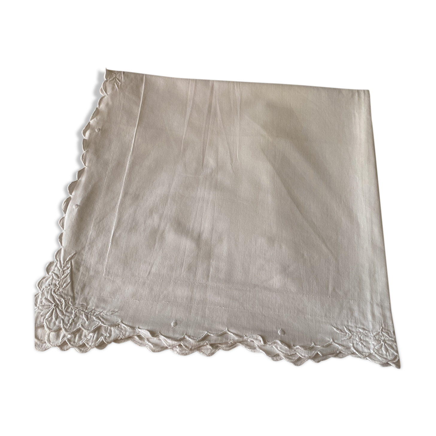 Taie with embroidery