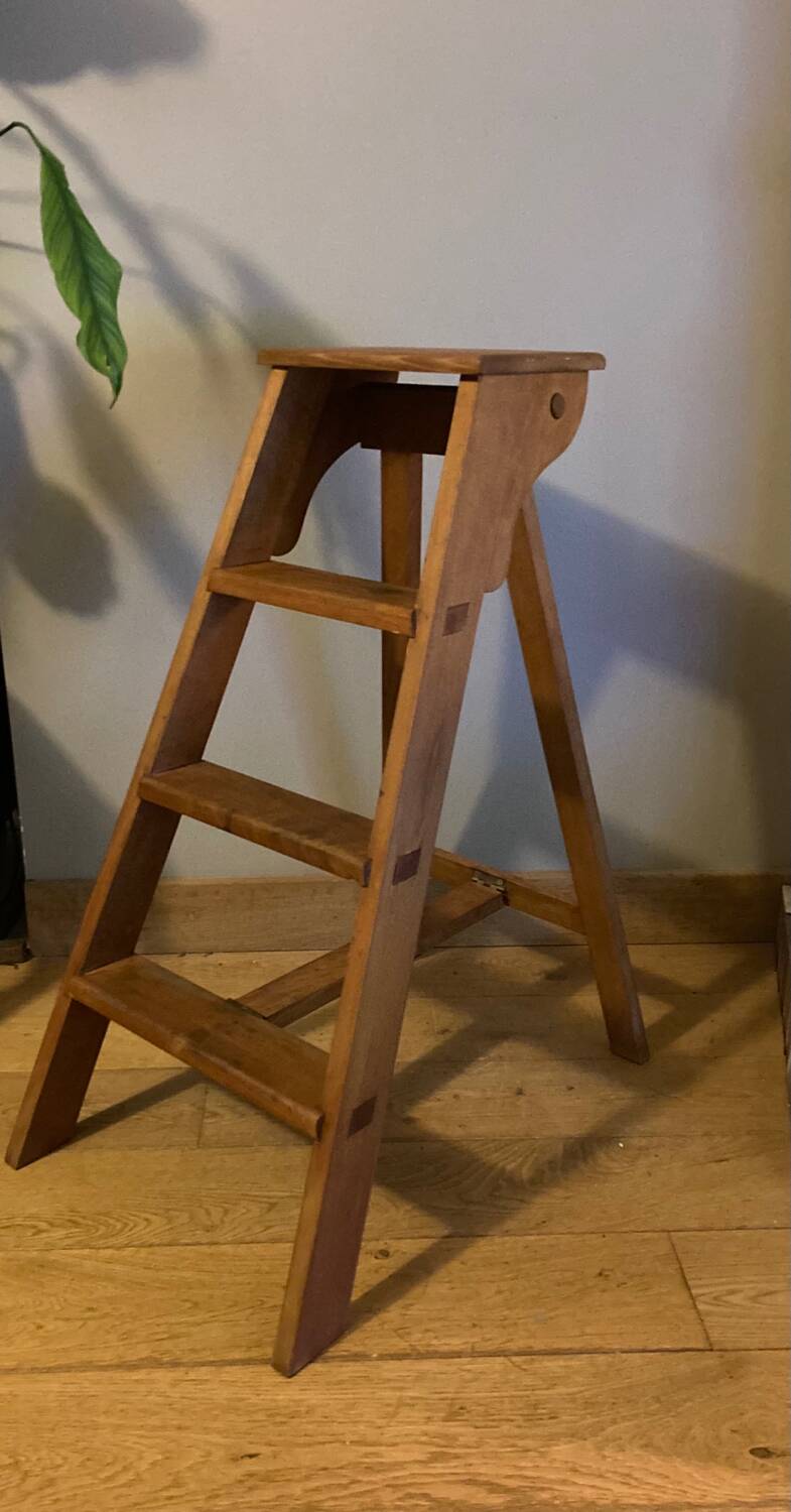 Solid wood stepladder with 4 levels, 20th century, mortise-tenon mountings