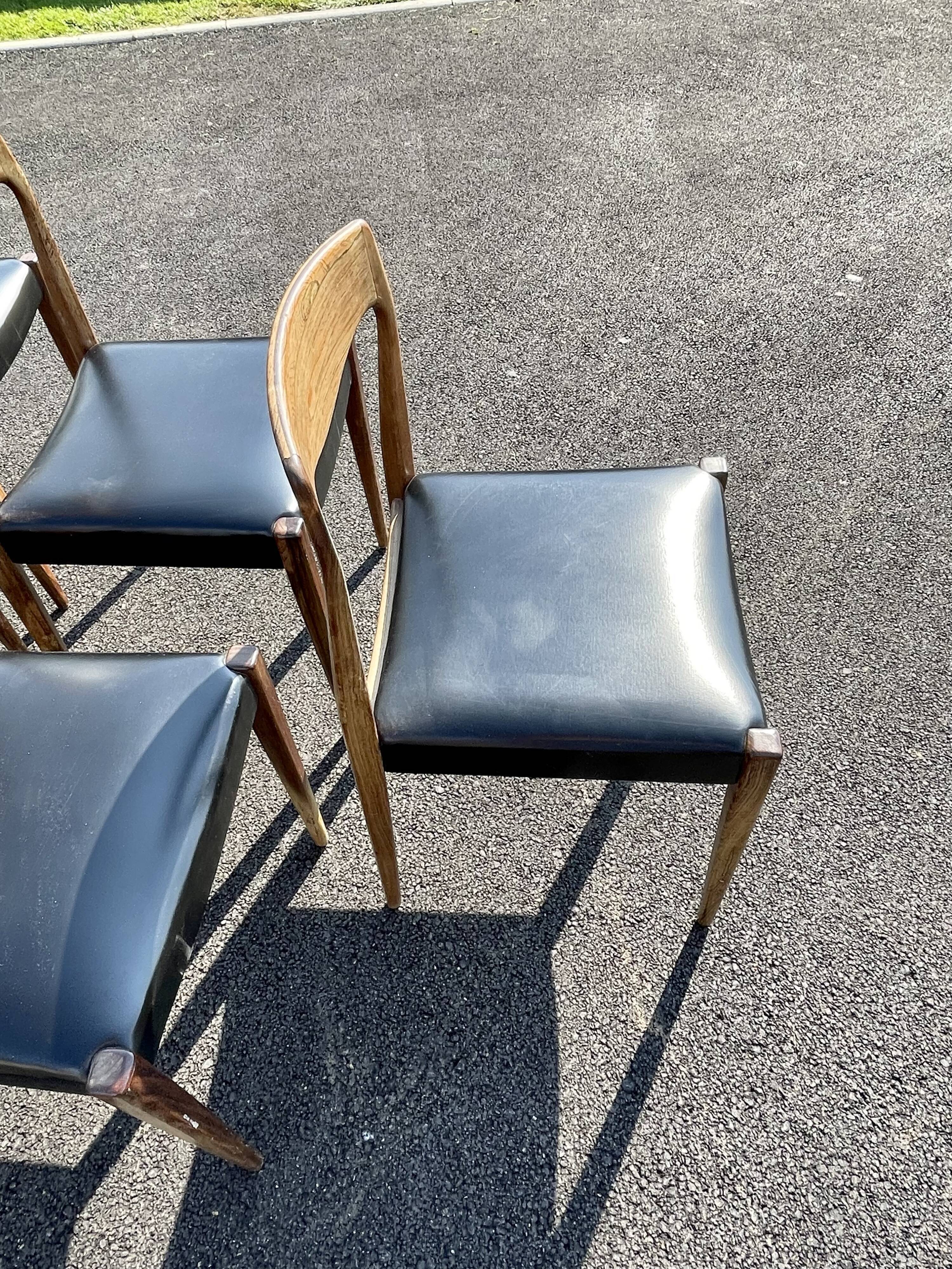 Chaises distribuées dans les années 70 par Roche Bobois