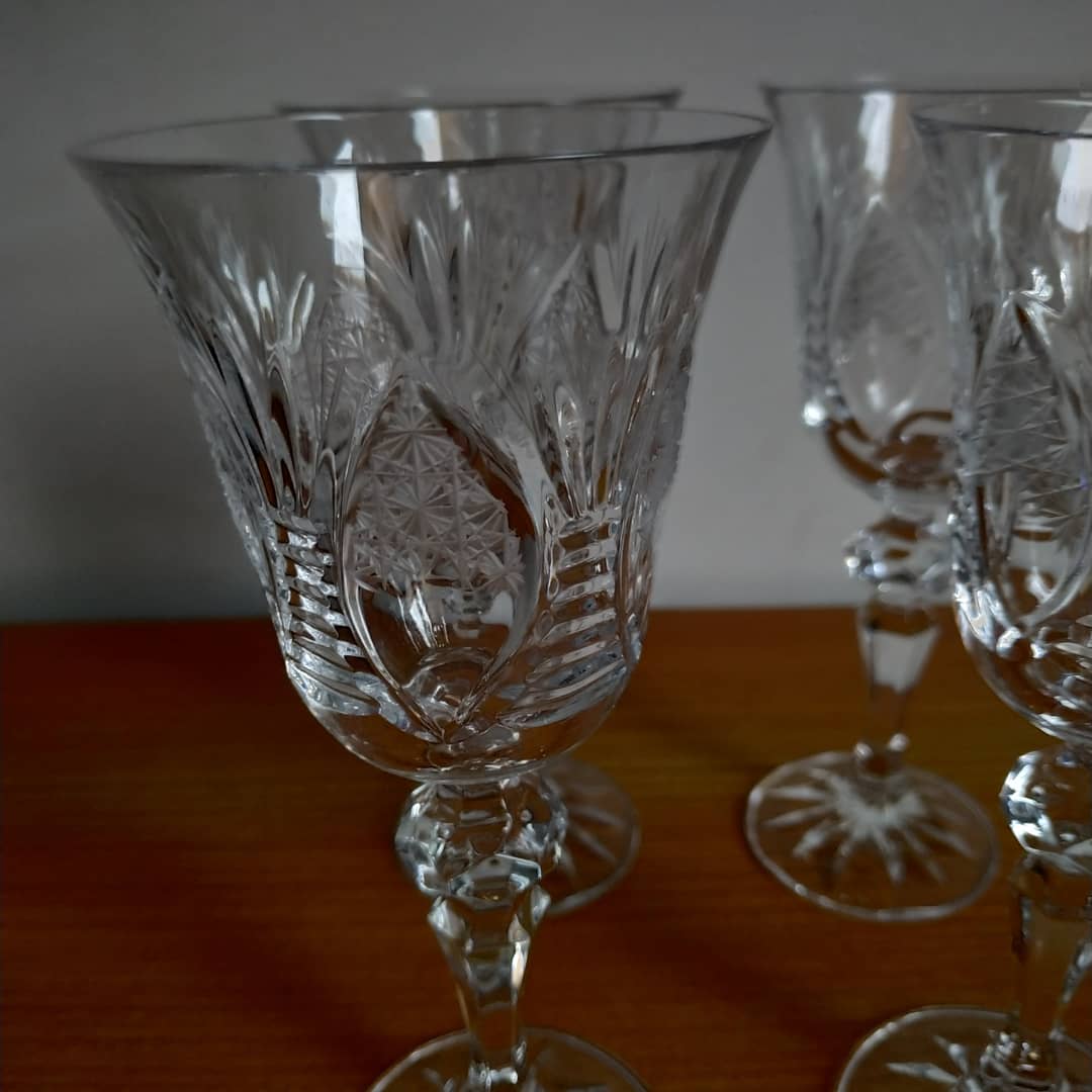 Lot of 4 small cut crystal walking glasses