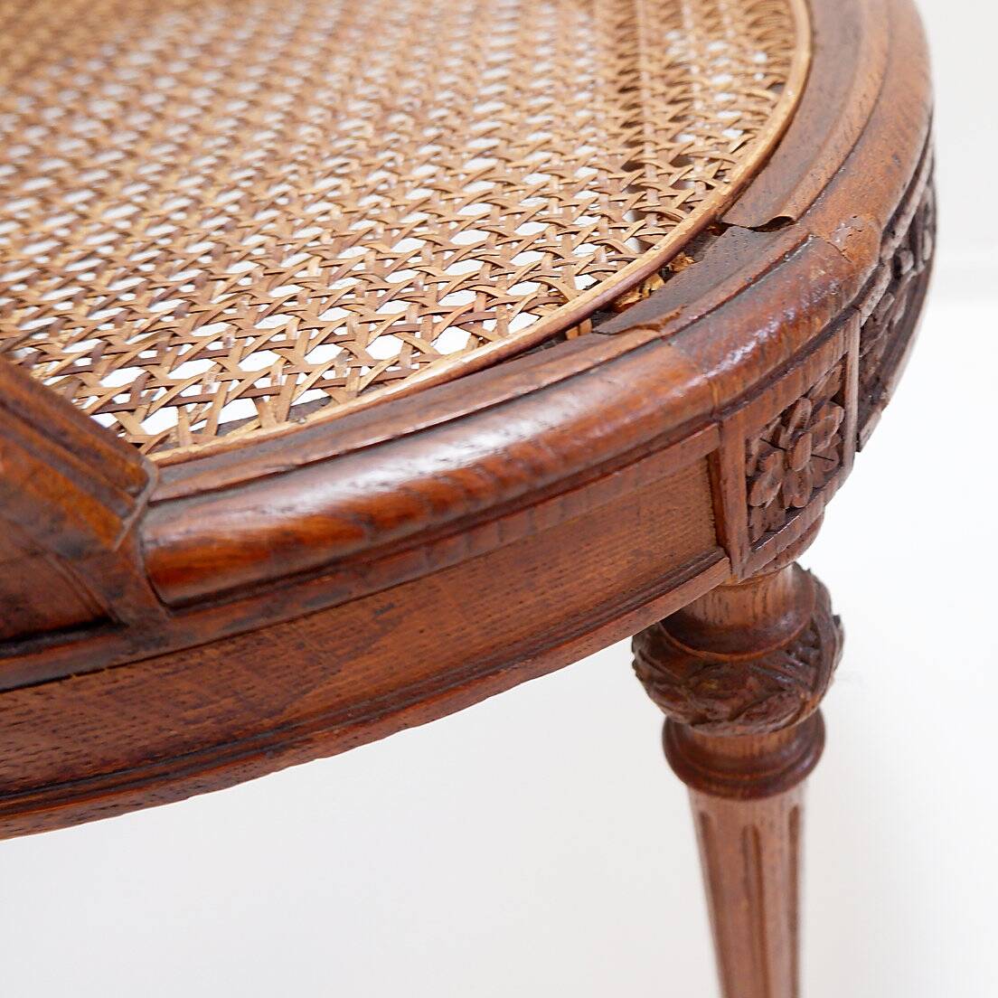 Pair of mahogany armchairs, Louis XVI style – Early 20th century