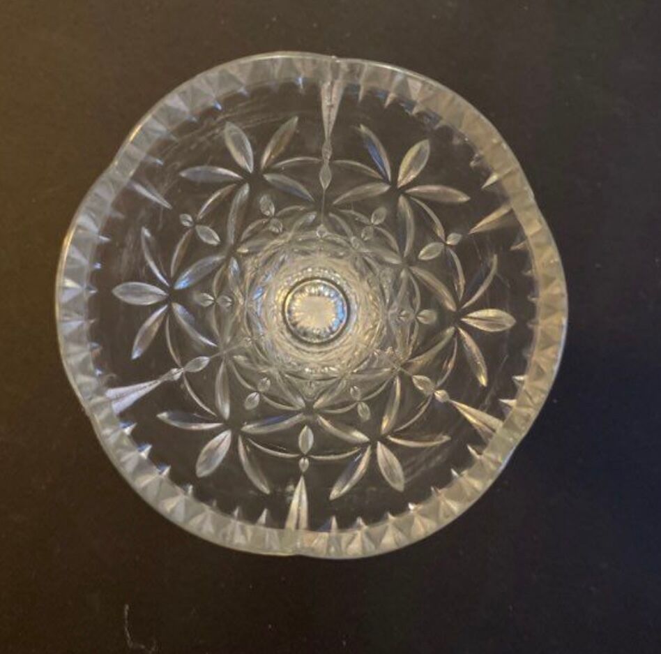 Vintage vase year 50/60 in chiseled glass