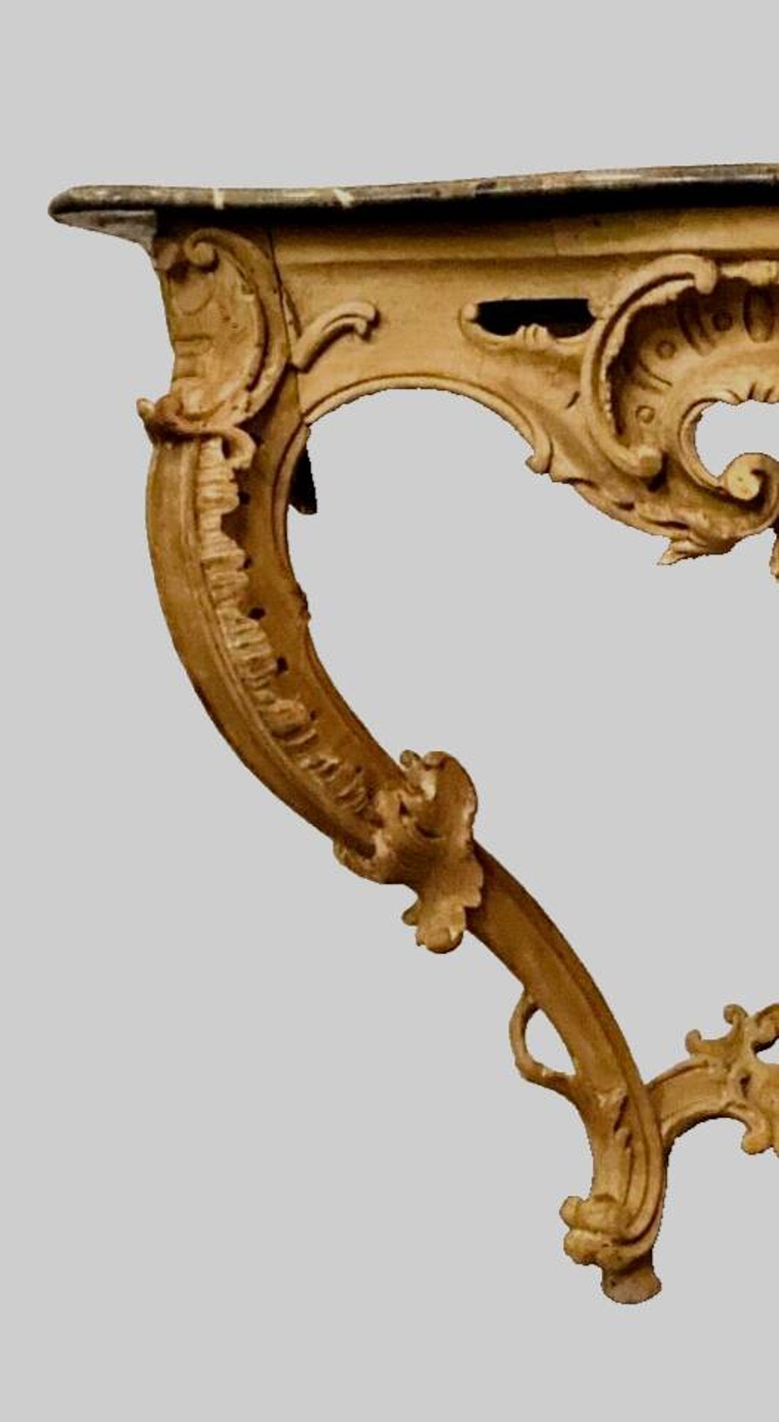Console de style Louis XV en bois naturel XIX siècle