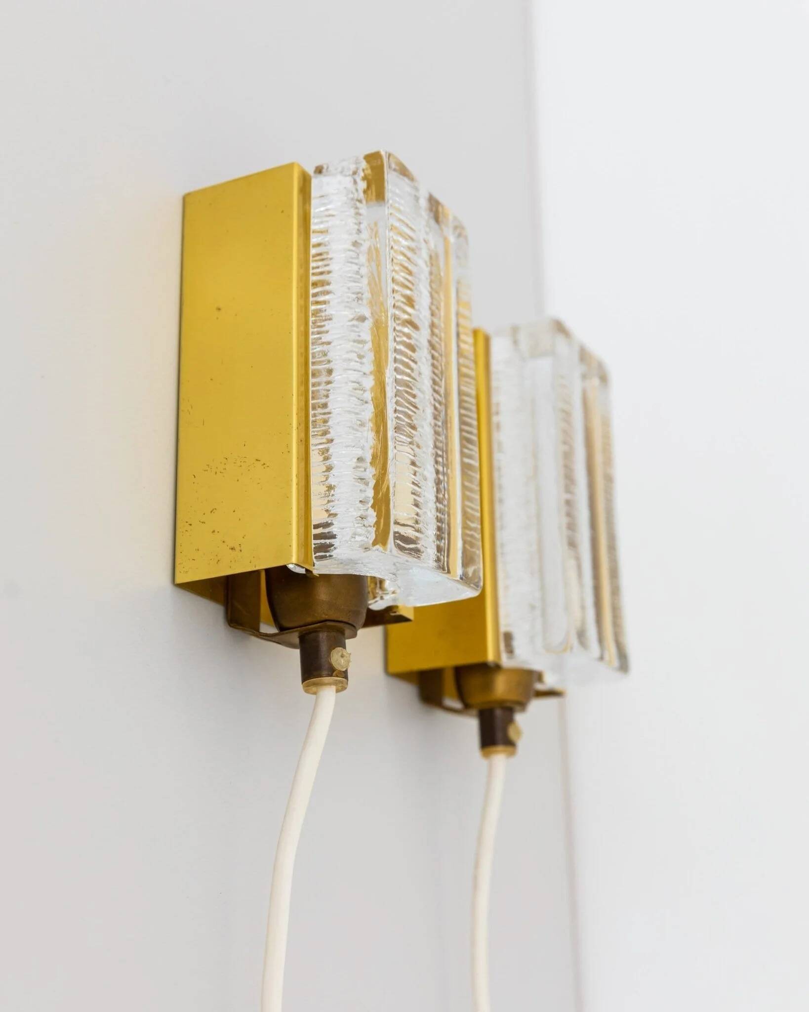 Set of 2 Vitrika Atlantic Wall Lamps in Clear Glass with Brass-Gold Frames