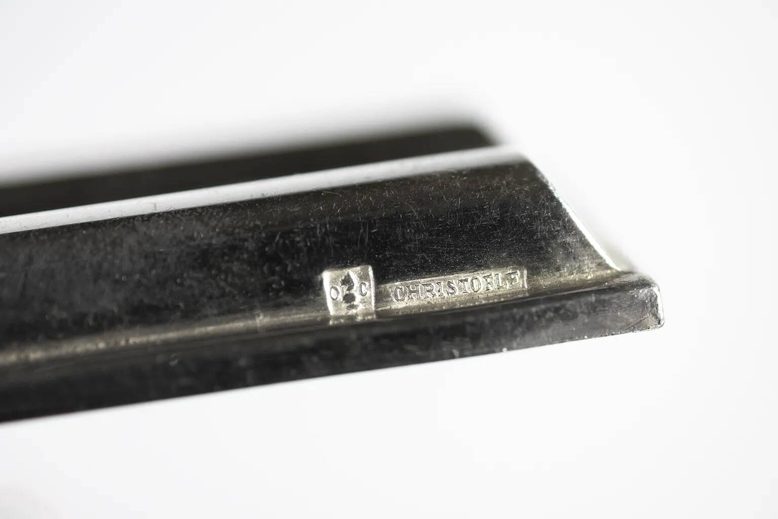 Christofle — 12 “Ondulations” knife rests by Luc Lanel, silver-plated metal