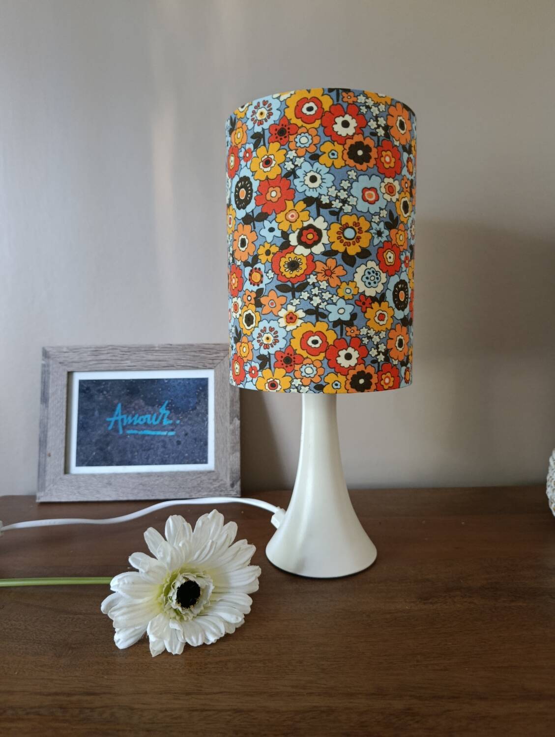 vintage white metal lamp, 70's flower power style shade