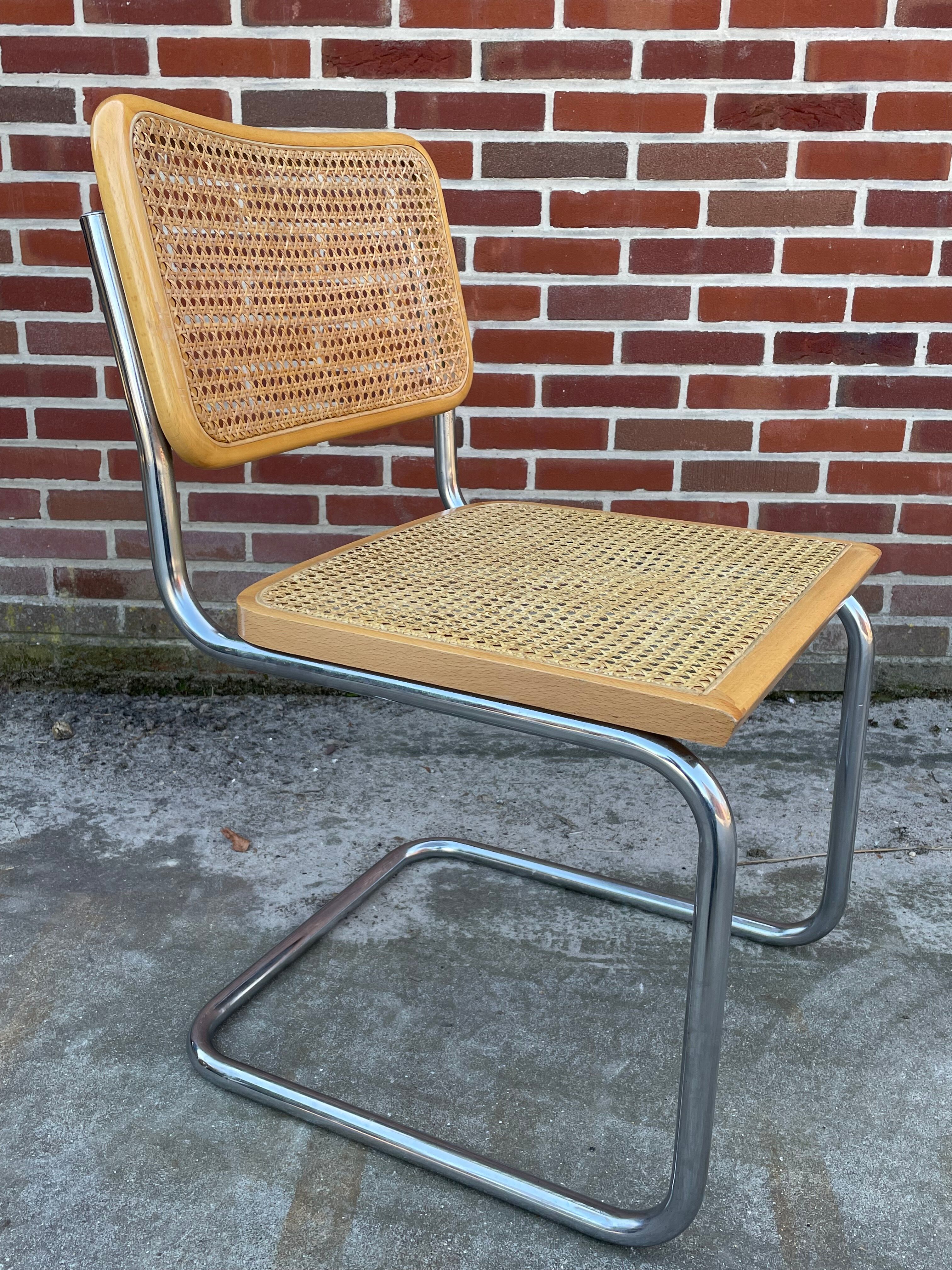 Lot de  4 chaises modèle Cesca B32