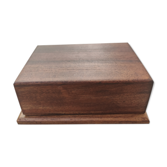 Cigarette box