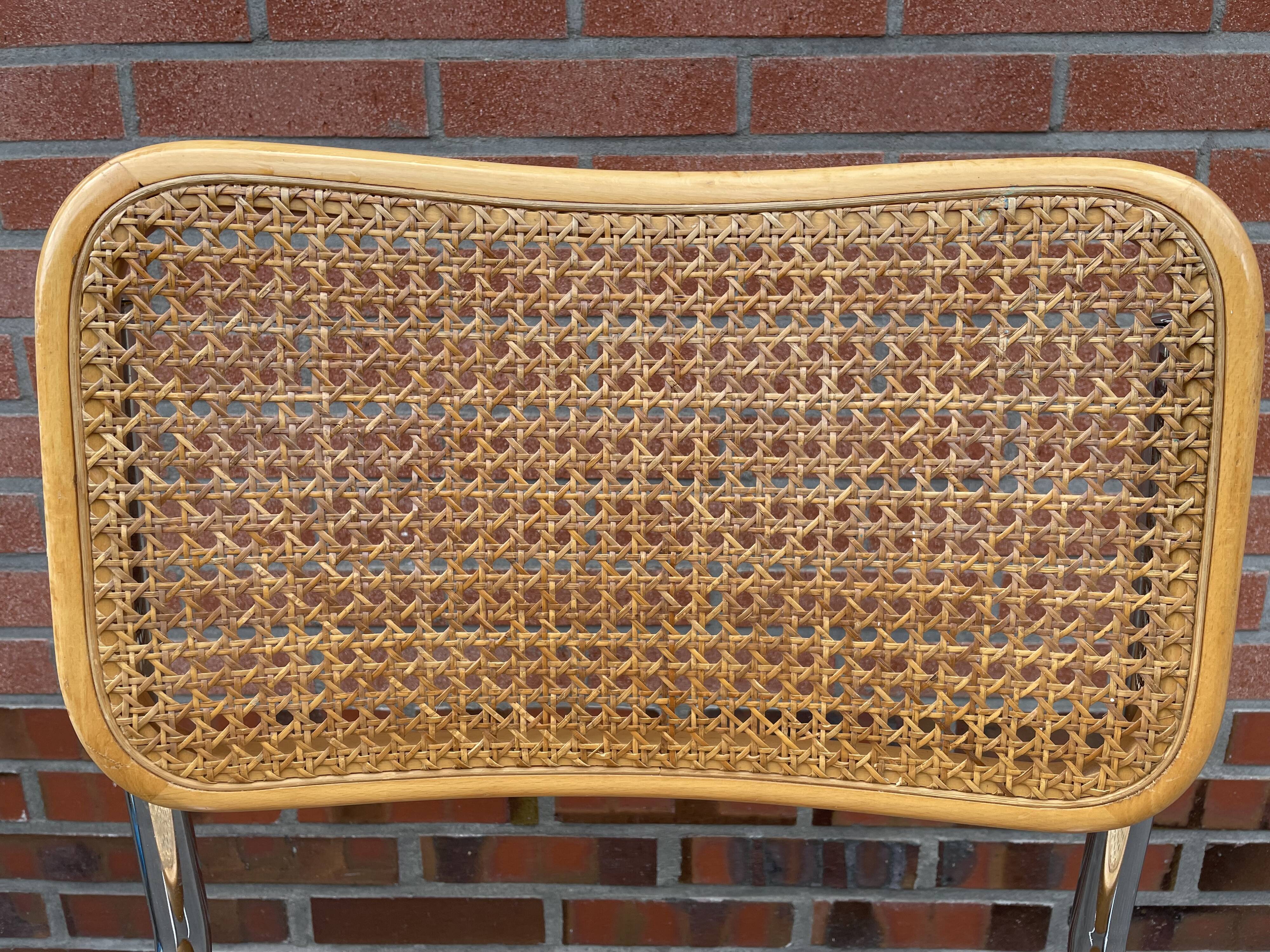 Ensemble de 4 Chaises vintage modèle Cesca B32 en chrome et bois