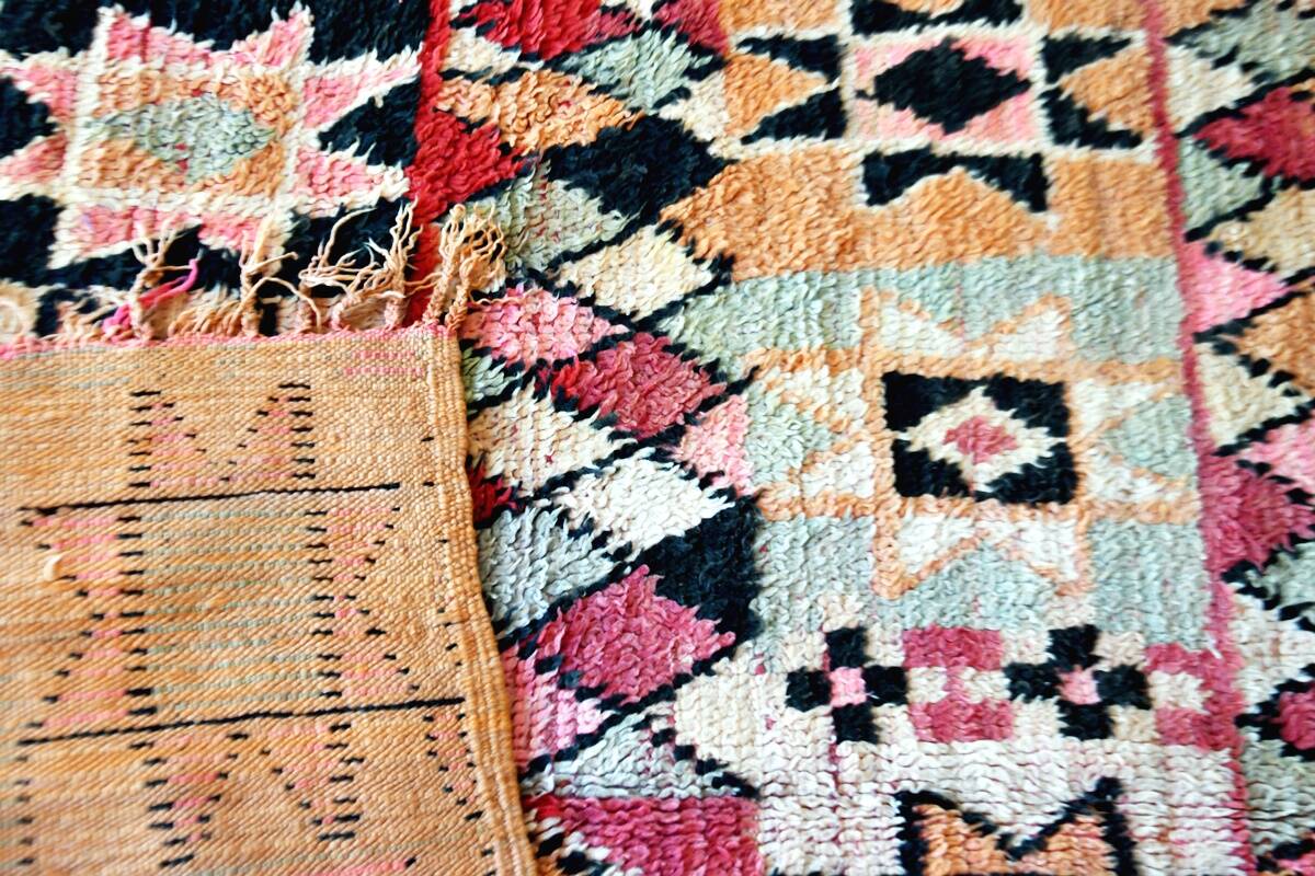 Vintage Boujaad rug 286 x 160 cm