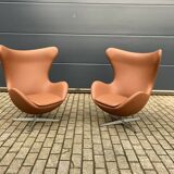 2x Fritz Hansen Egg chair by Arne Jacobsen in Cognac leather, new condition!