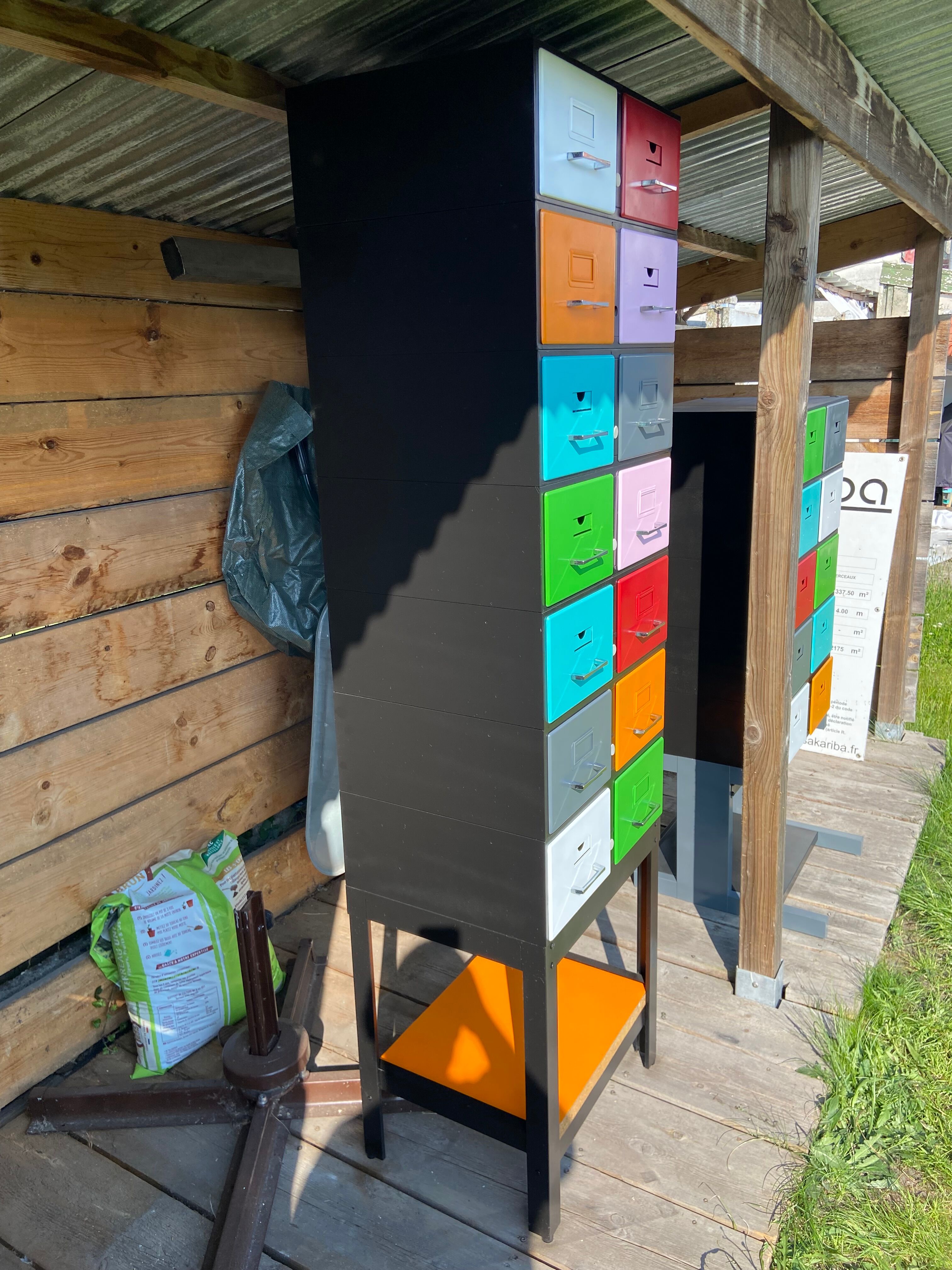Metal cabinet with drawers