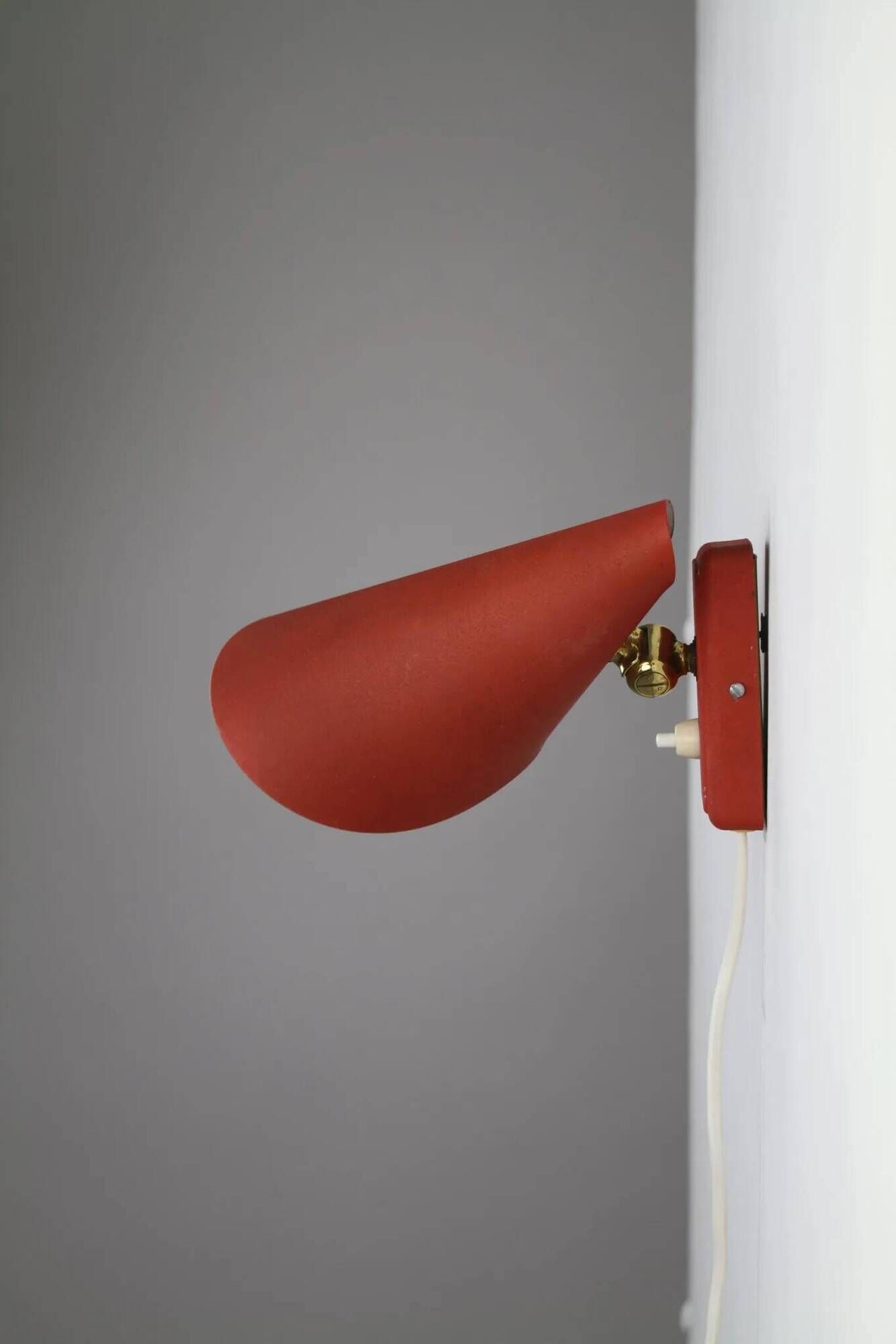Eric Wärnå for EWÅ Armaturfabrik, Värnamo, Sweden — Model V-13 Wall Lamp, 1950s