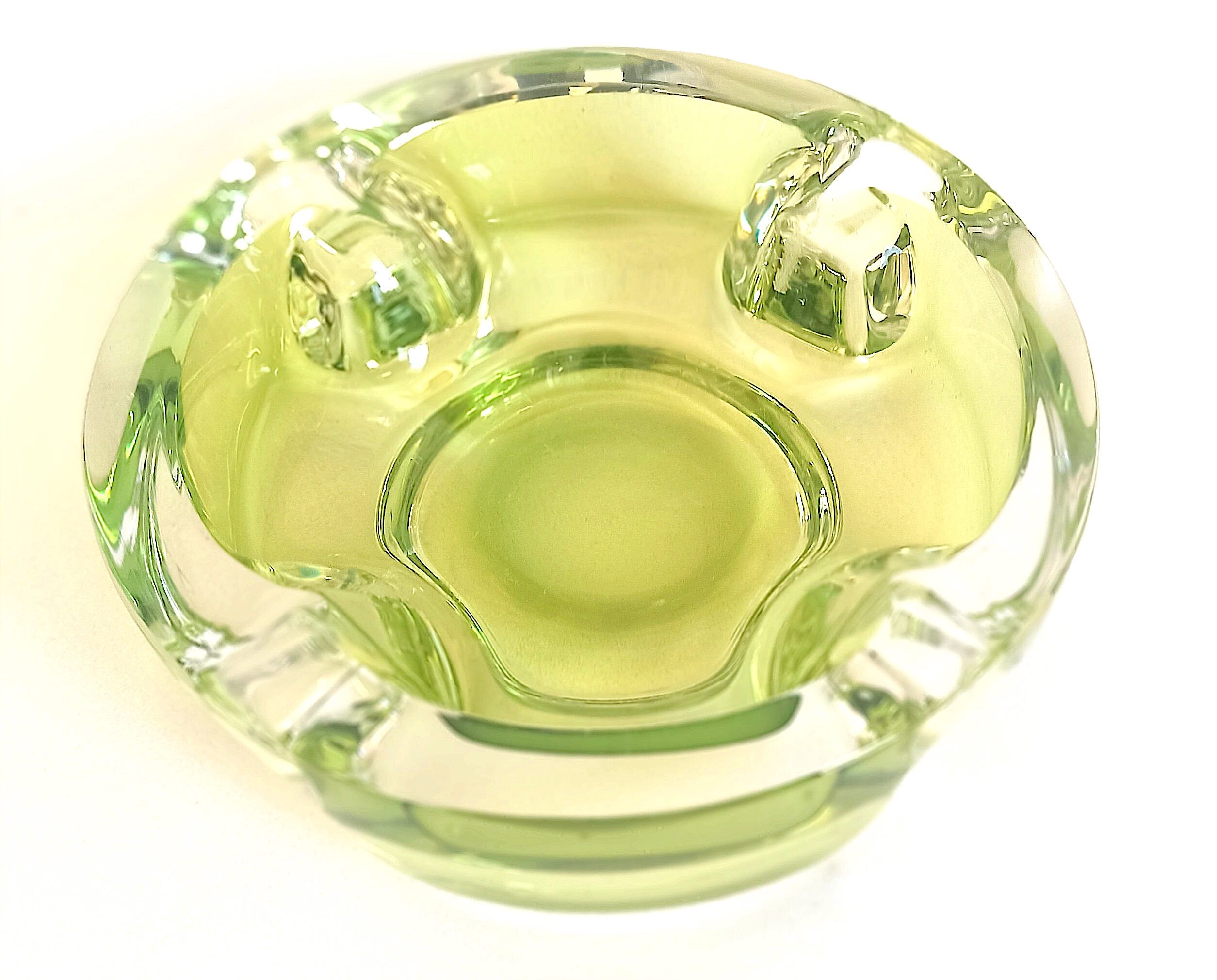 Green anise crystal ashtray Val St Lambert 70s Diameter 16.6 cm