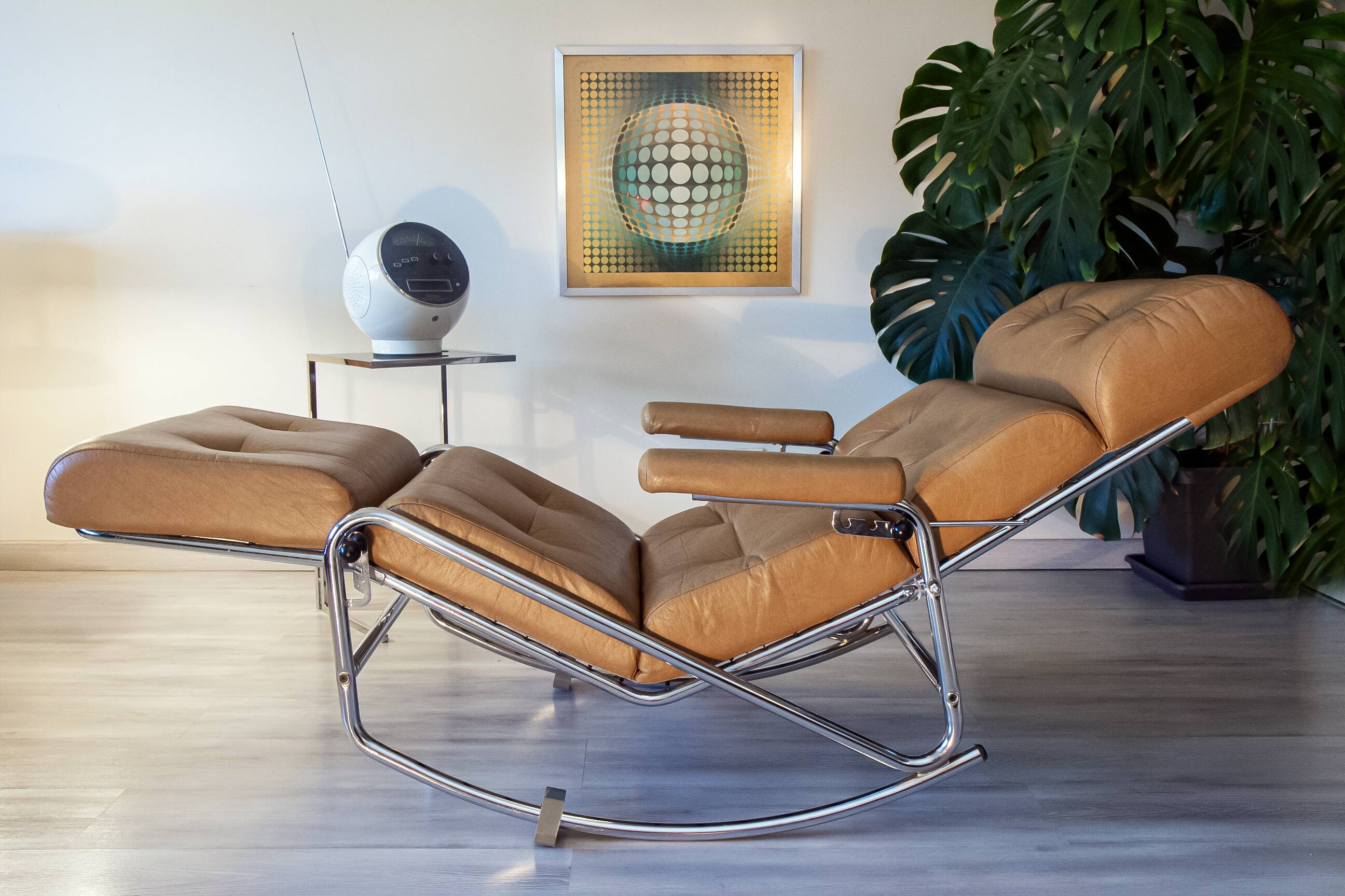 Fauteuil relax Lama 70's, chrome et simili cuir, repose pied repliable