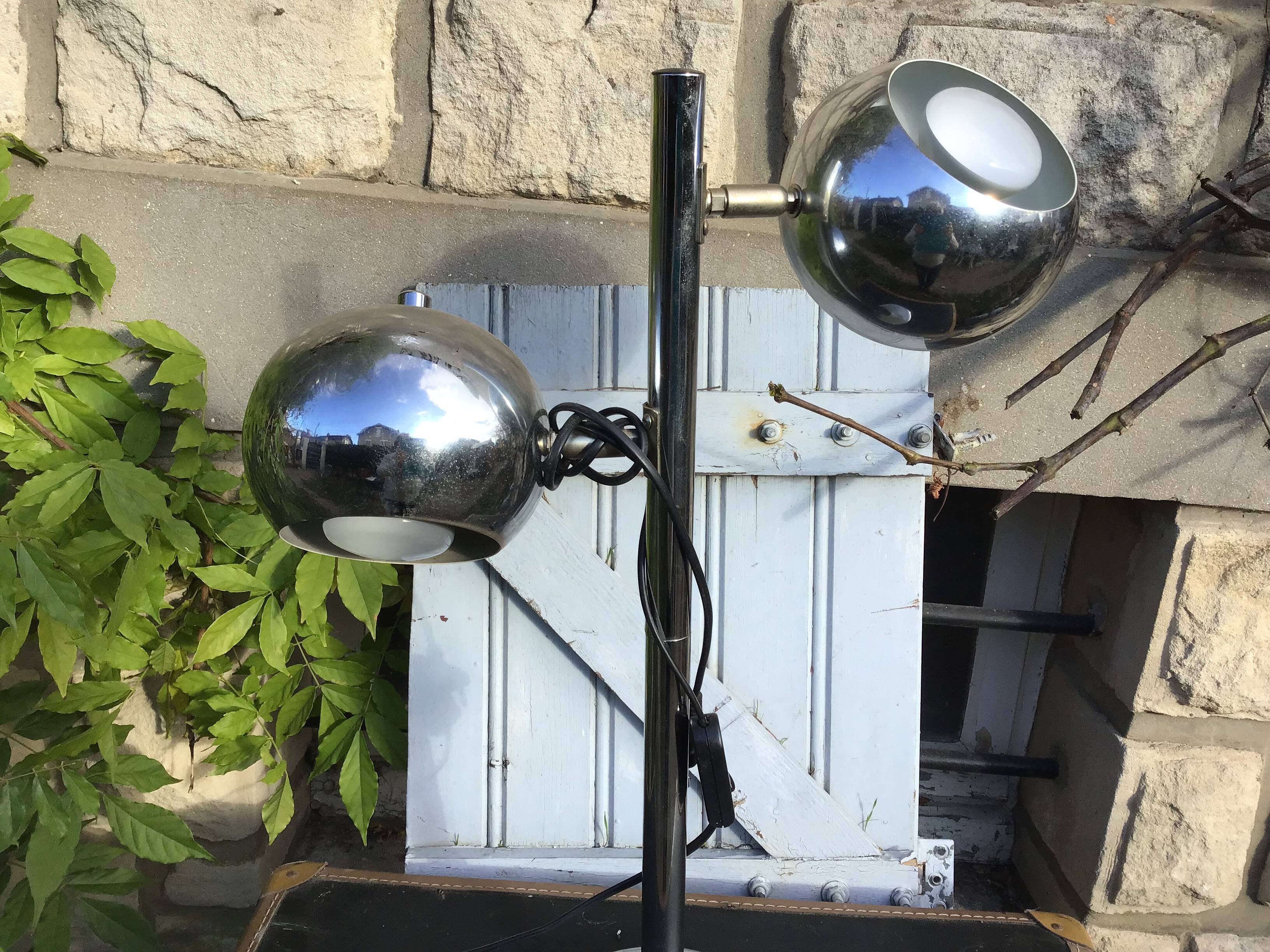 Beautiful vintage chrome designer lamp. Italian 60/70