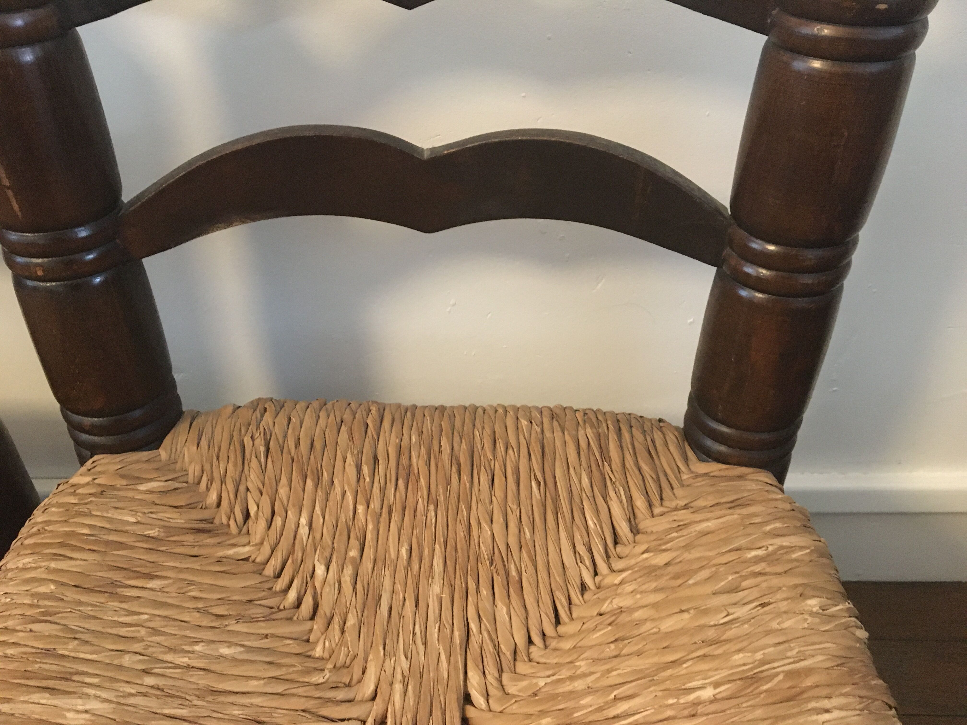 Pair of popular art bass chairs