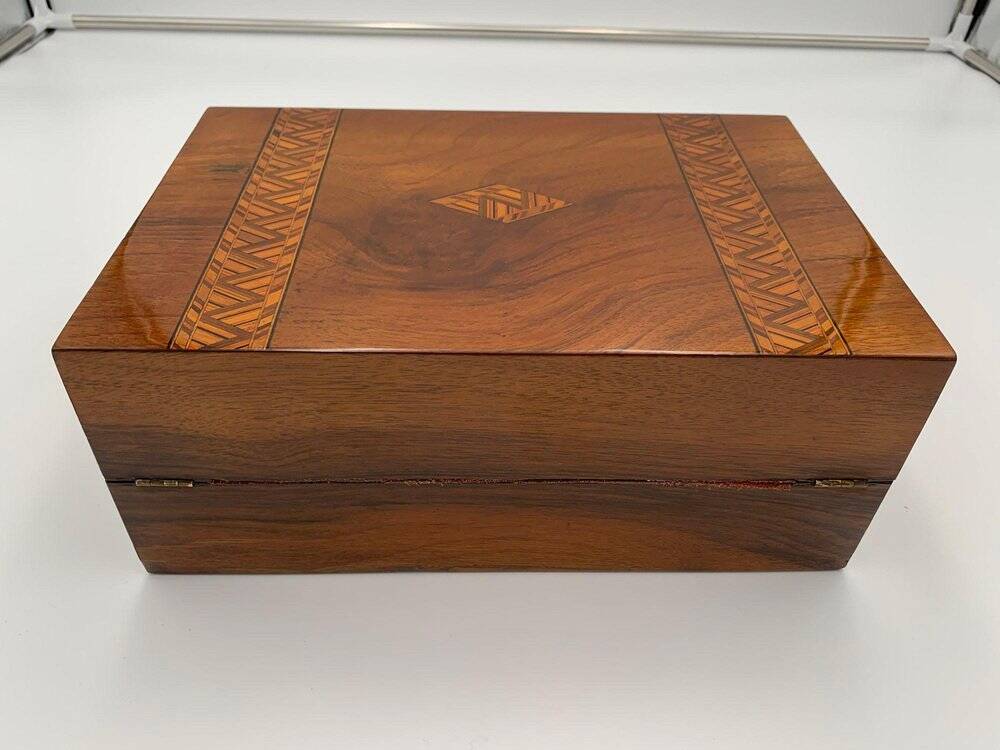 Writing Casket Box in Walnut with Inlays, England, Late 19th Century