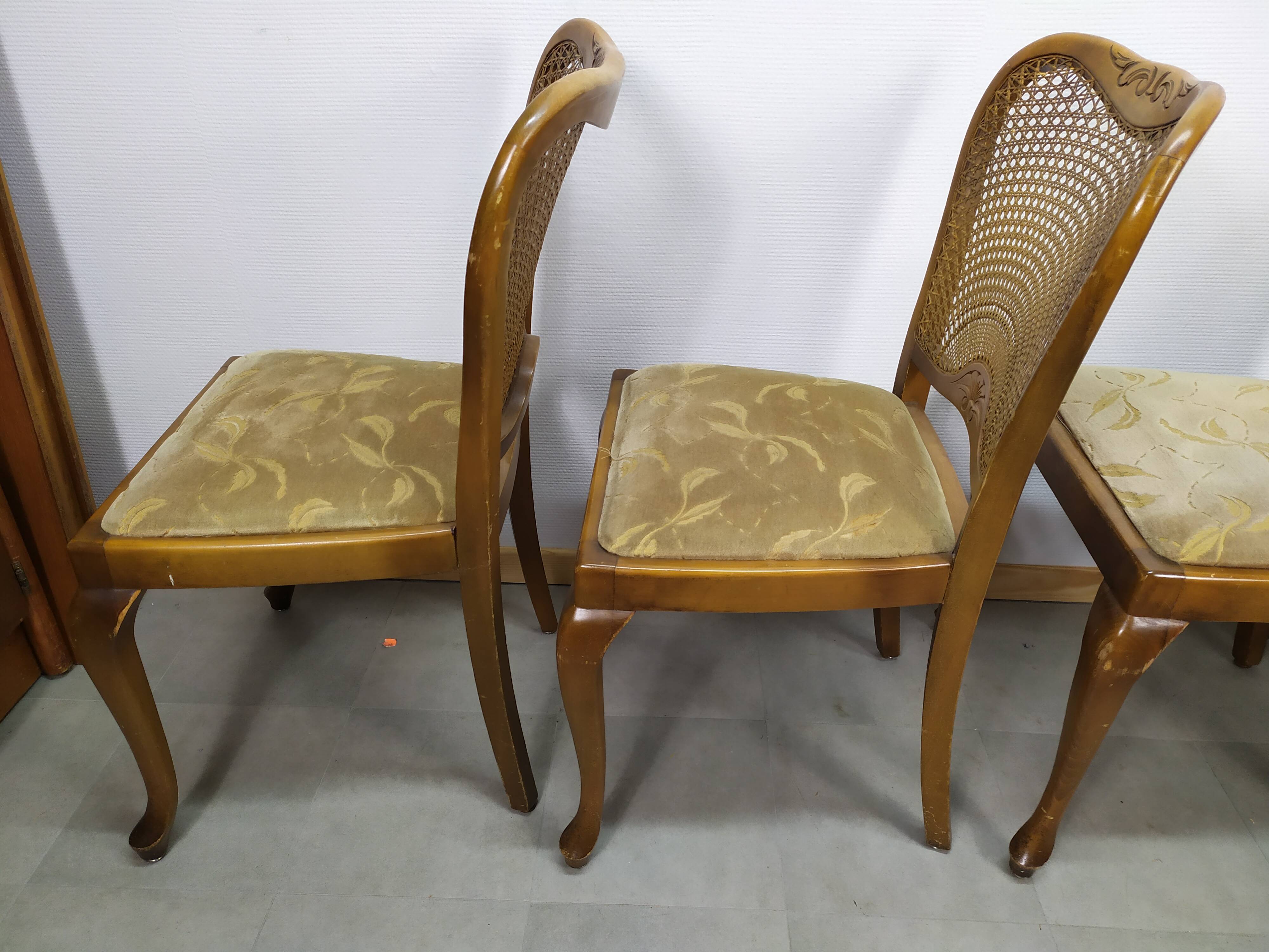 Set of 4 wooden chairs cannage and seat spring