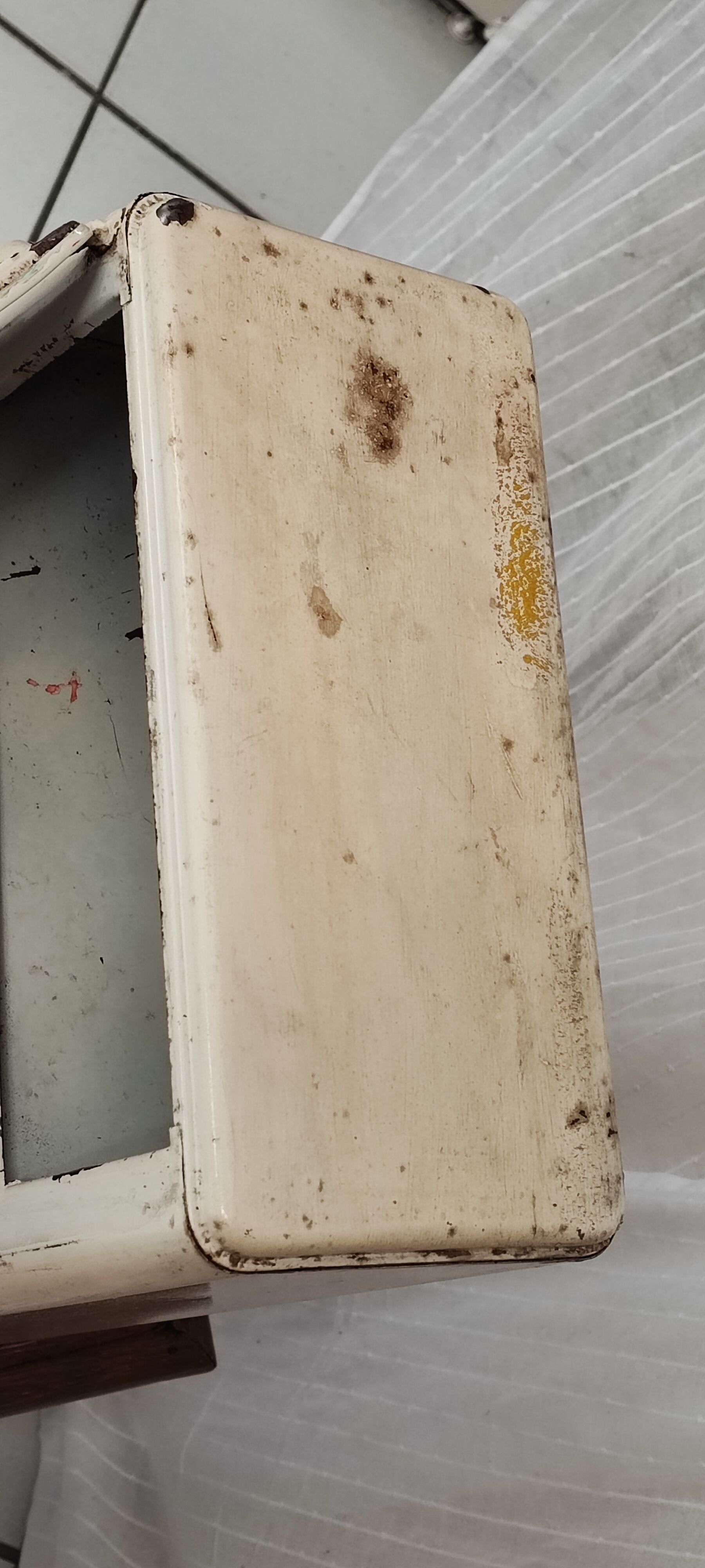 Metal medicine cabinet mirror