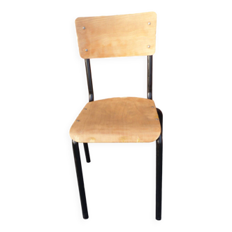 Ancienne chaise d'école