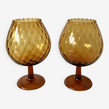 Paire de vases en verre ambré facetté années 70