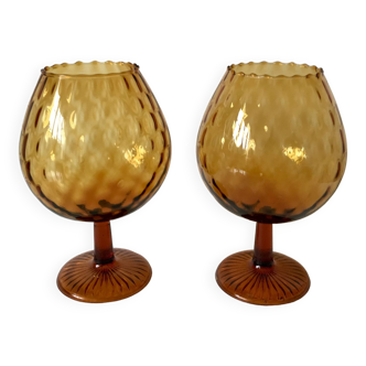 Paire de vases en verre ambré facetté années 70