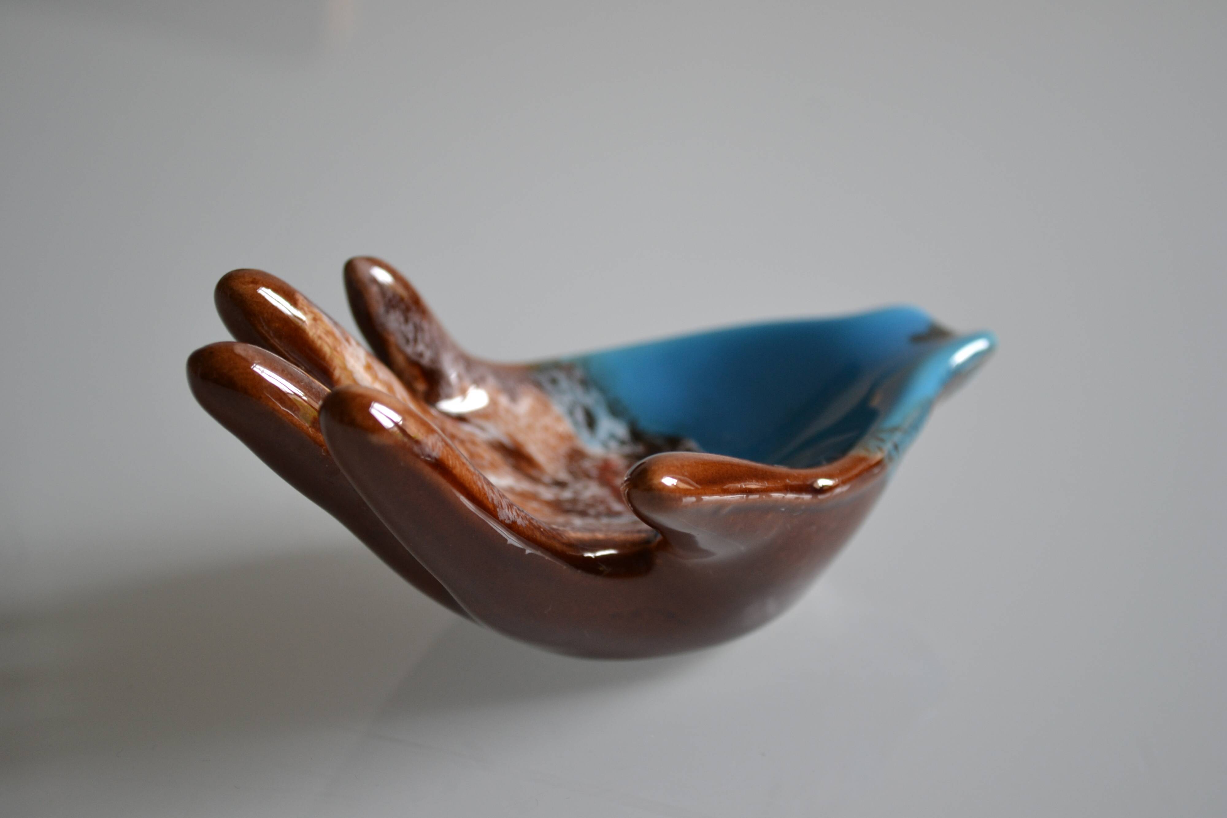 Ceramic pocket tray in the shape of a hand Vallauris France 1970