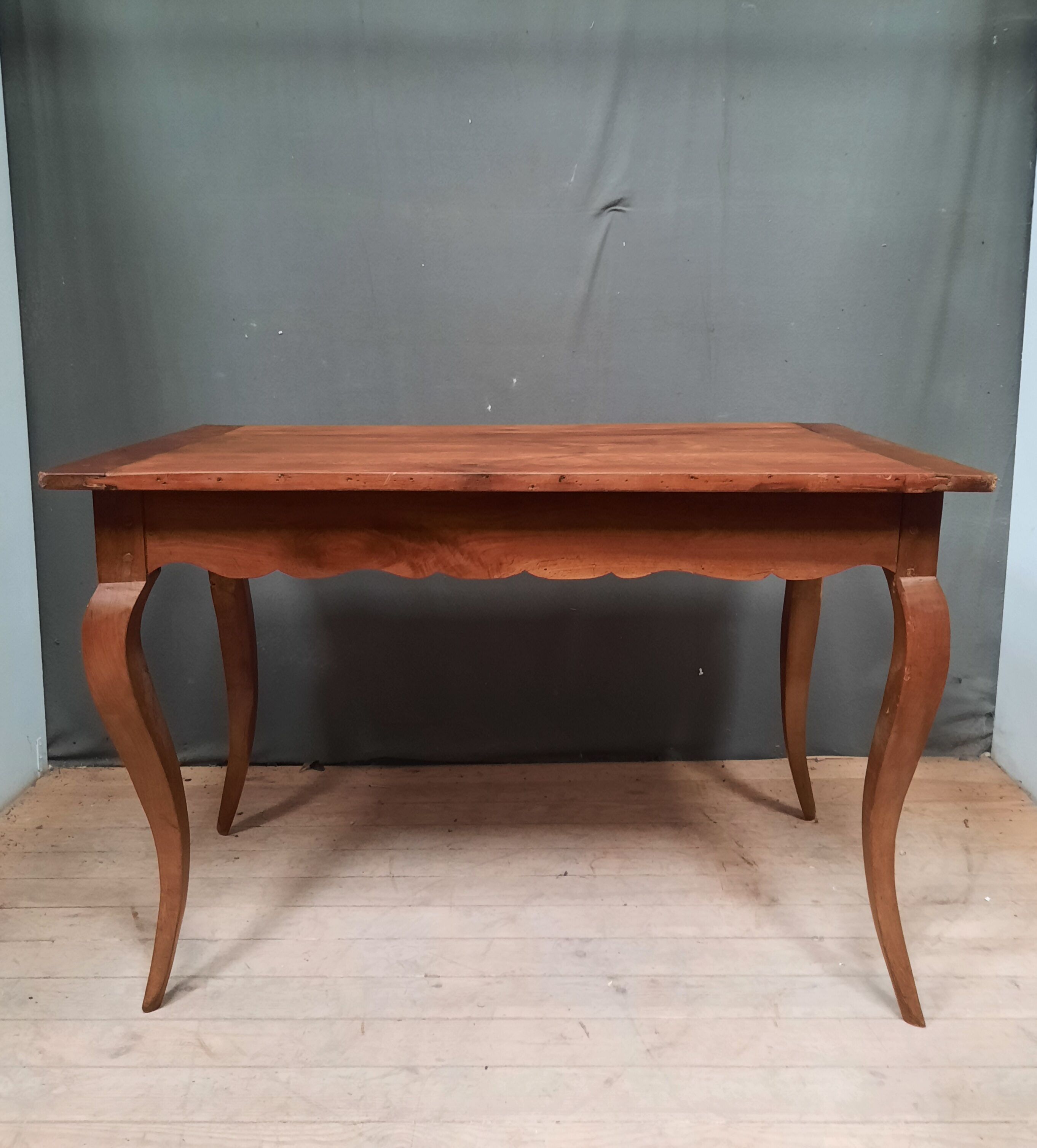 Louis XV table in natural wood
