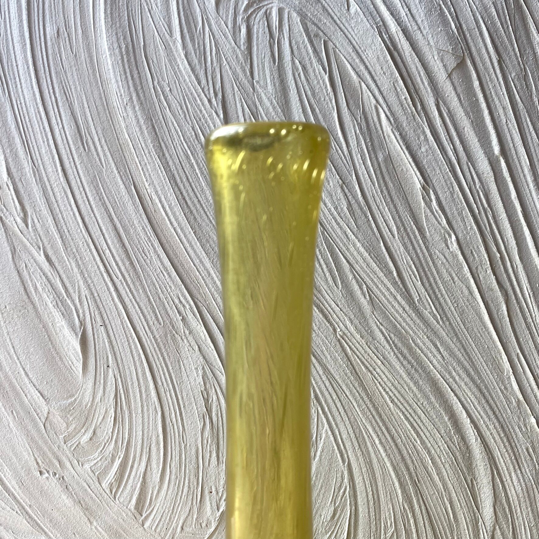 Bubble-blown glass solo flower vase