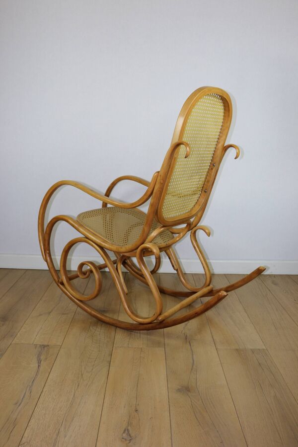 Rocking-chair, en bois de hêtre clair, années 1970 - très bon état