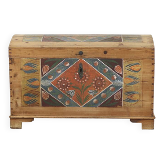Painted Folk Art Farmhouse Rustic Bridal Chest from Sweden