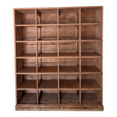 Ancien meuble à casiers en pin – 24 compartiments