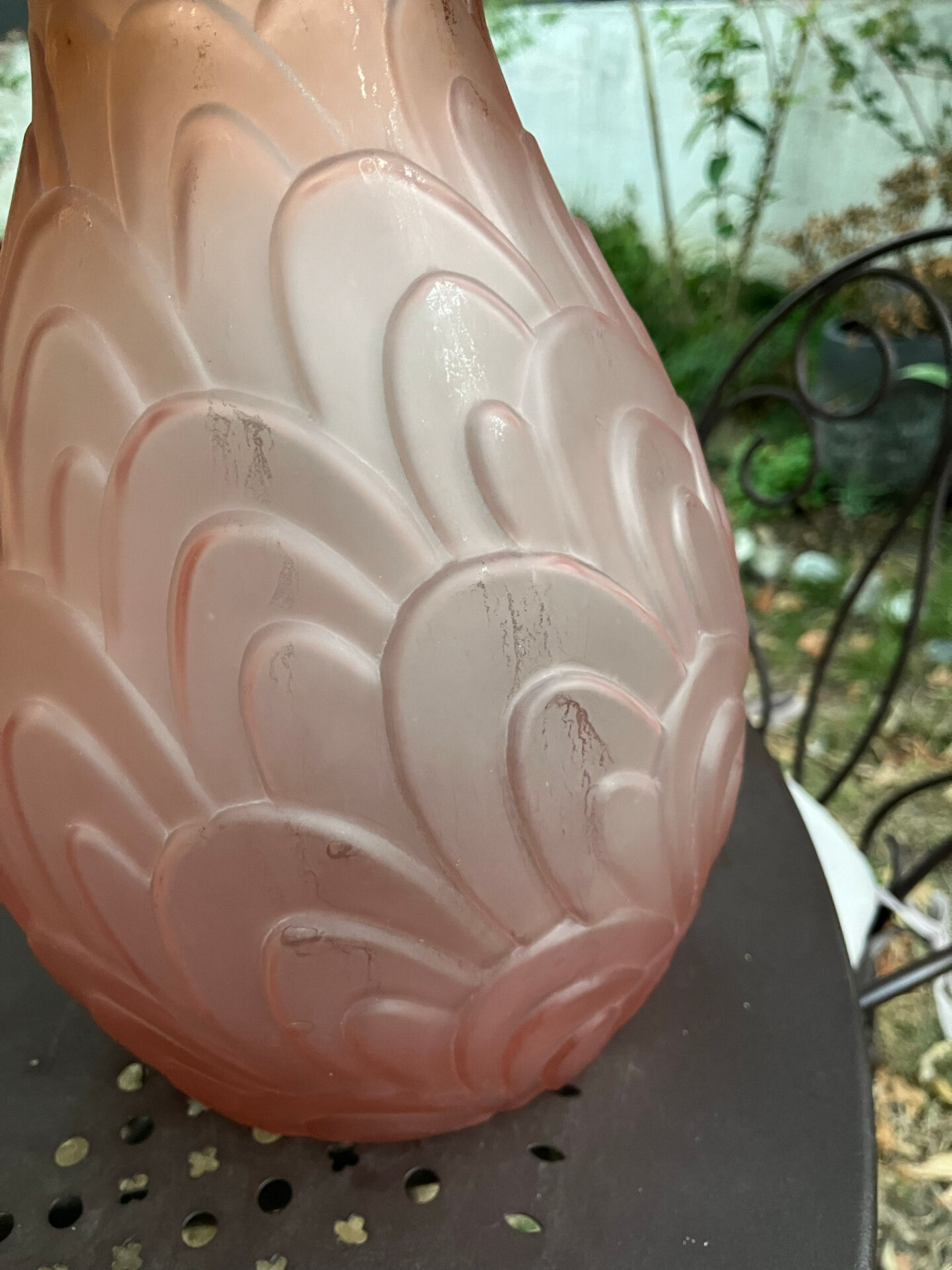 Vase art déco verre moulé dépoli années 30