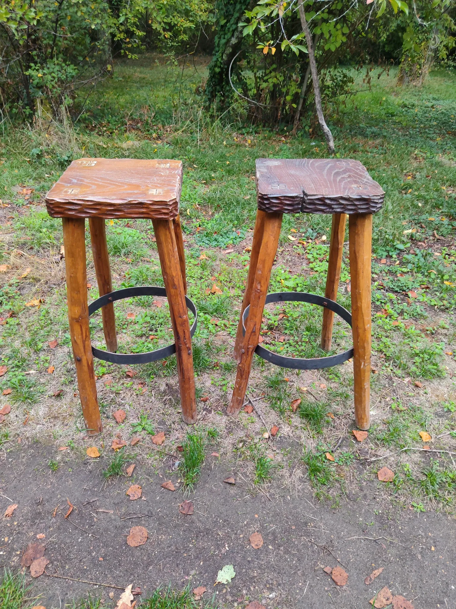 2 tabourets de  bar brutalistes