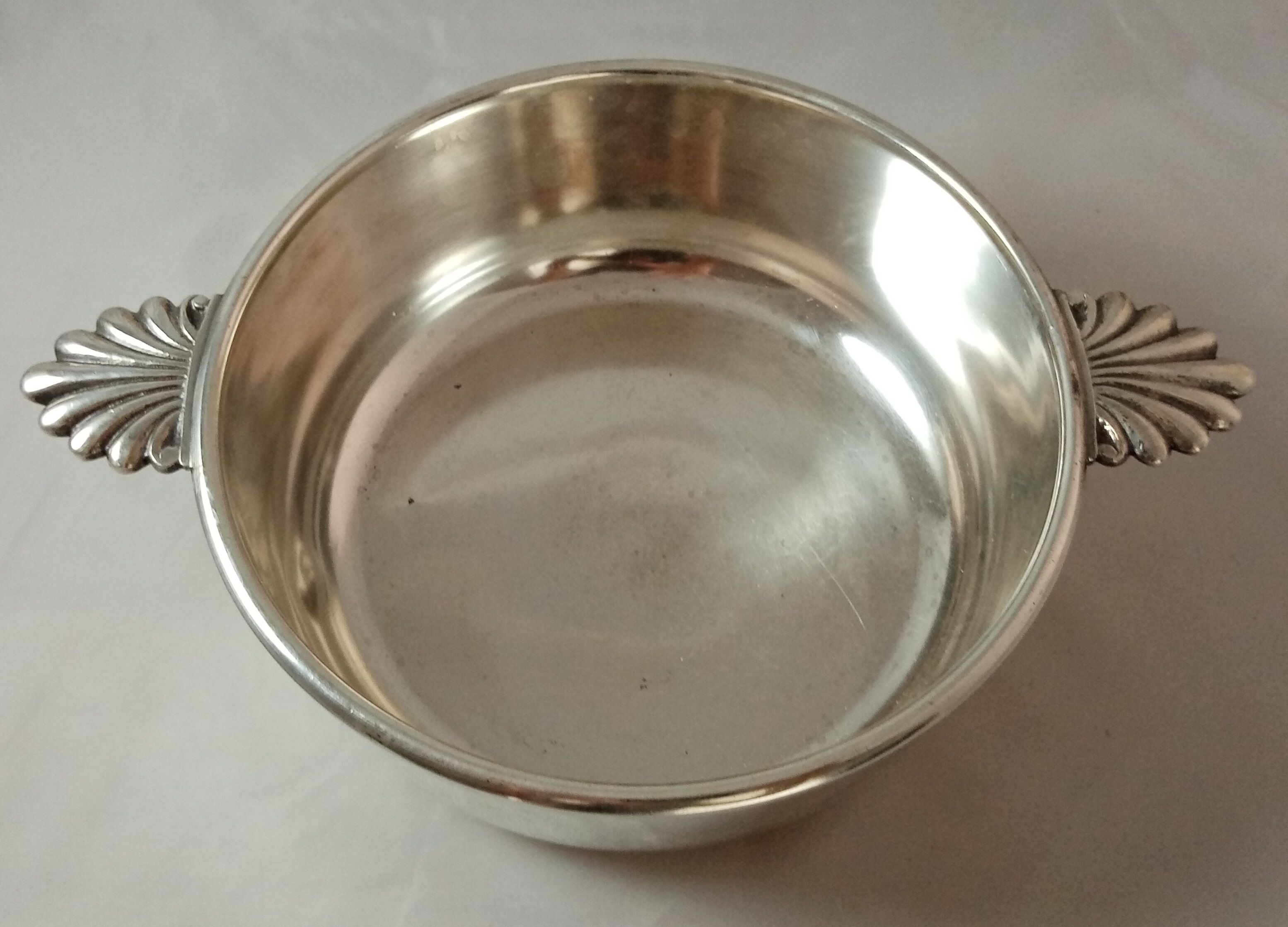 Old hollow plate silver metal handles shells