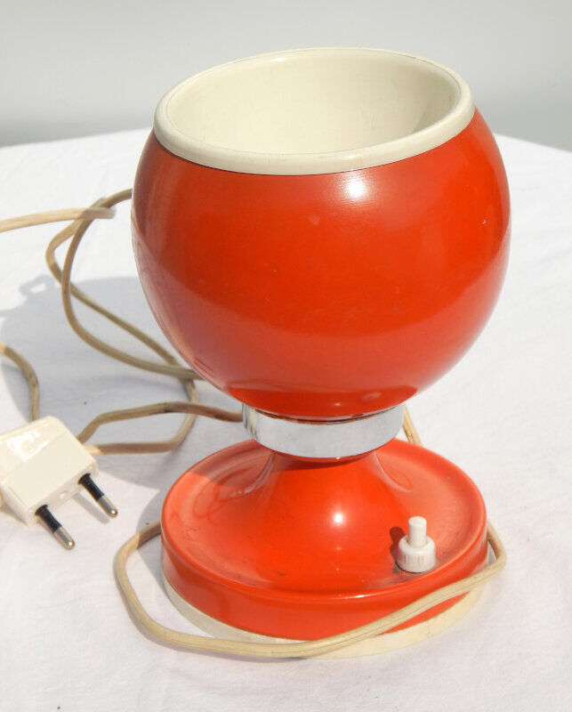Orange metal lamp to lay space age of 60/70
