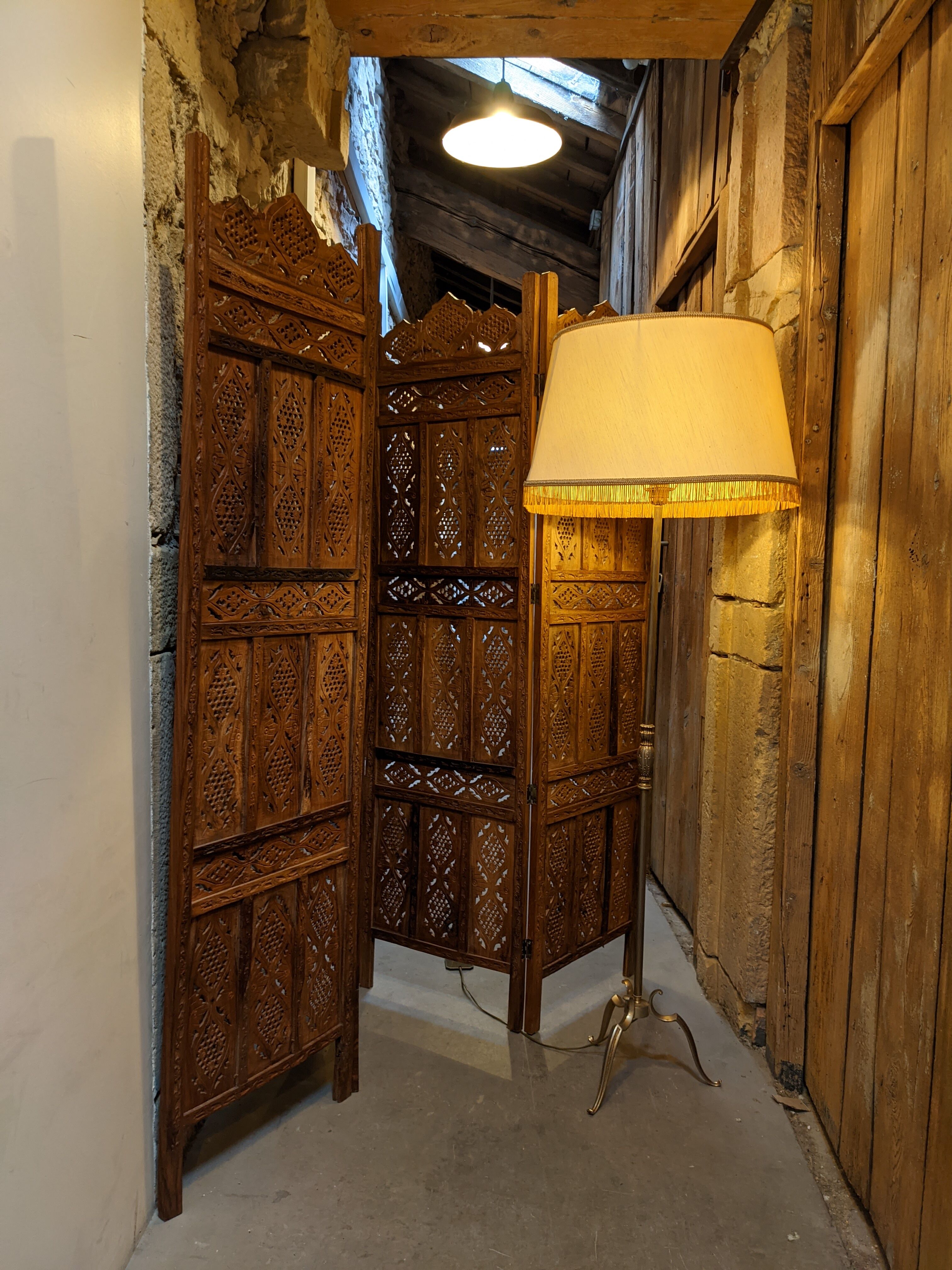 Set of wooden screen