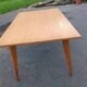 Table pieds compas
