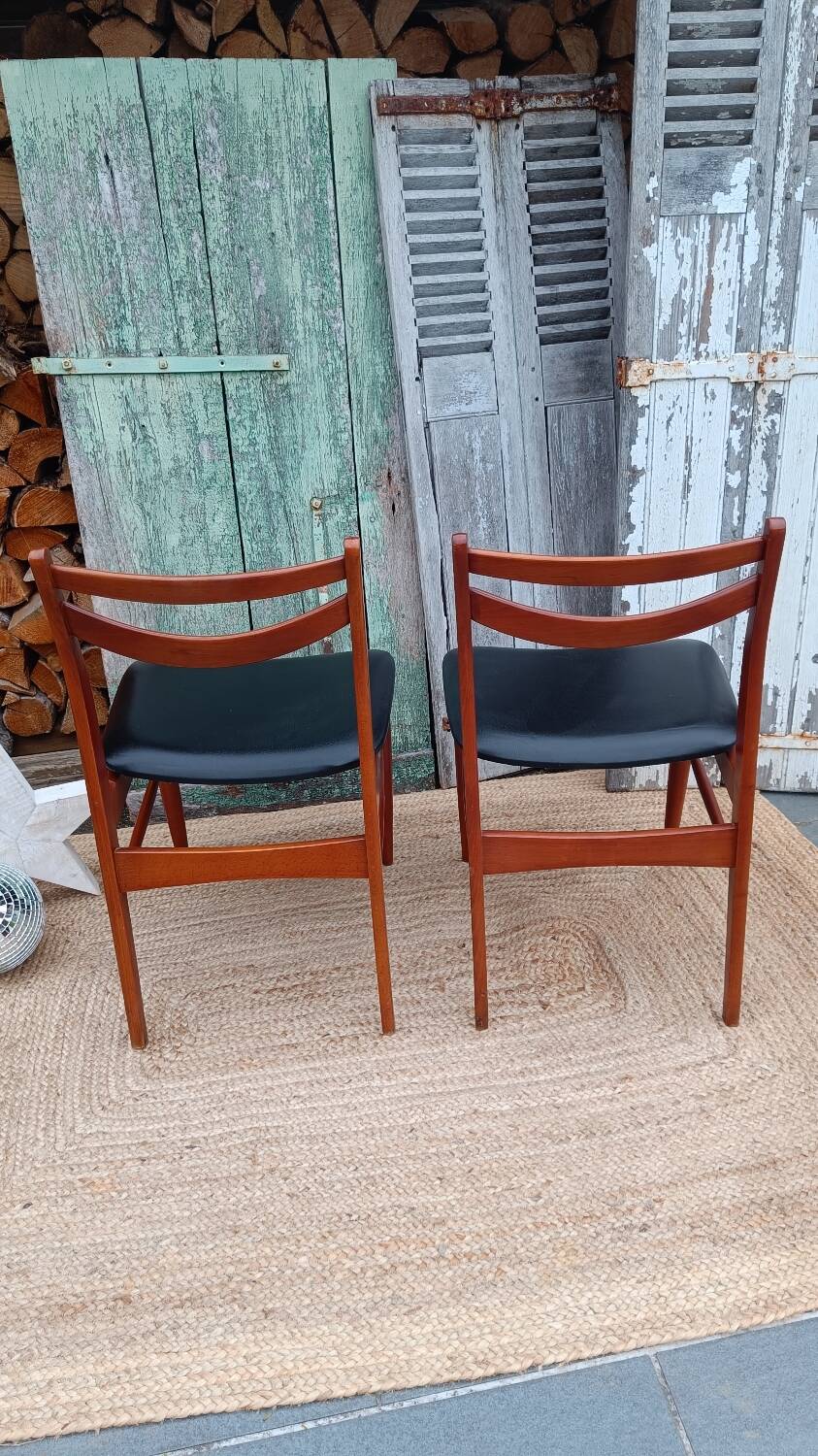 Scandinavian chairs, compass foot, skai